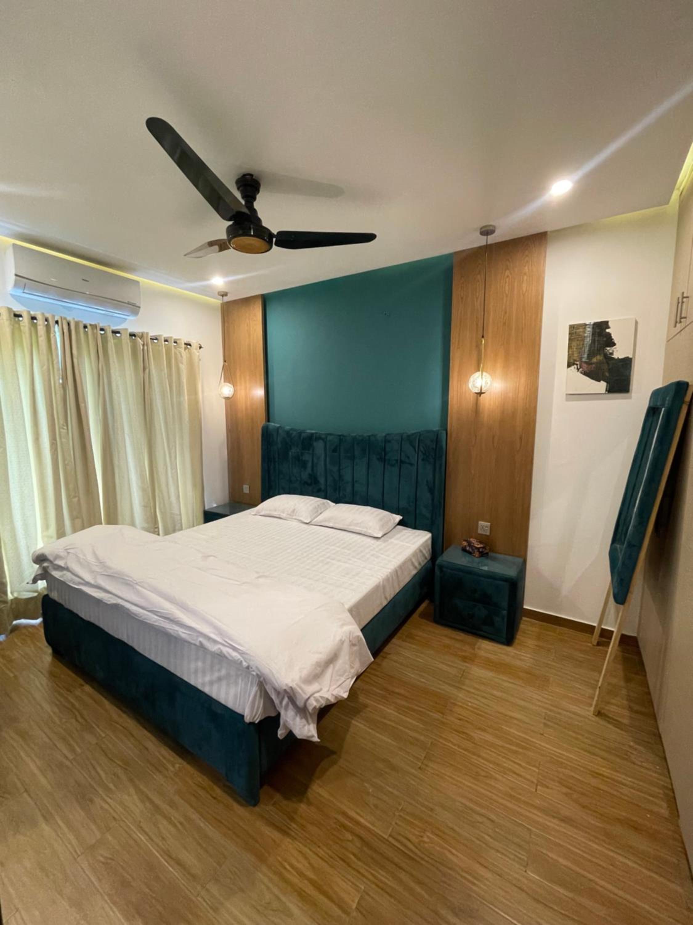 Standard King Room photo 1