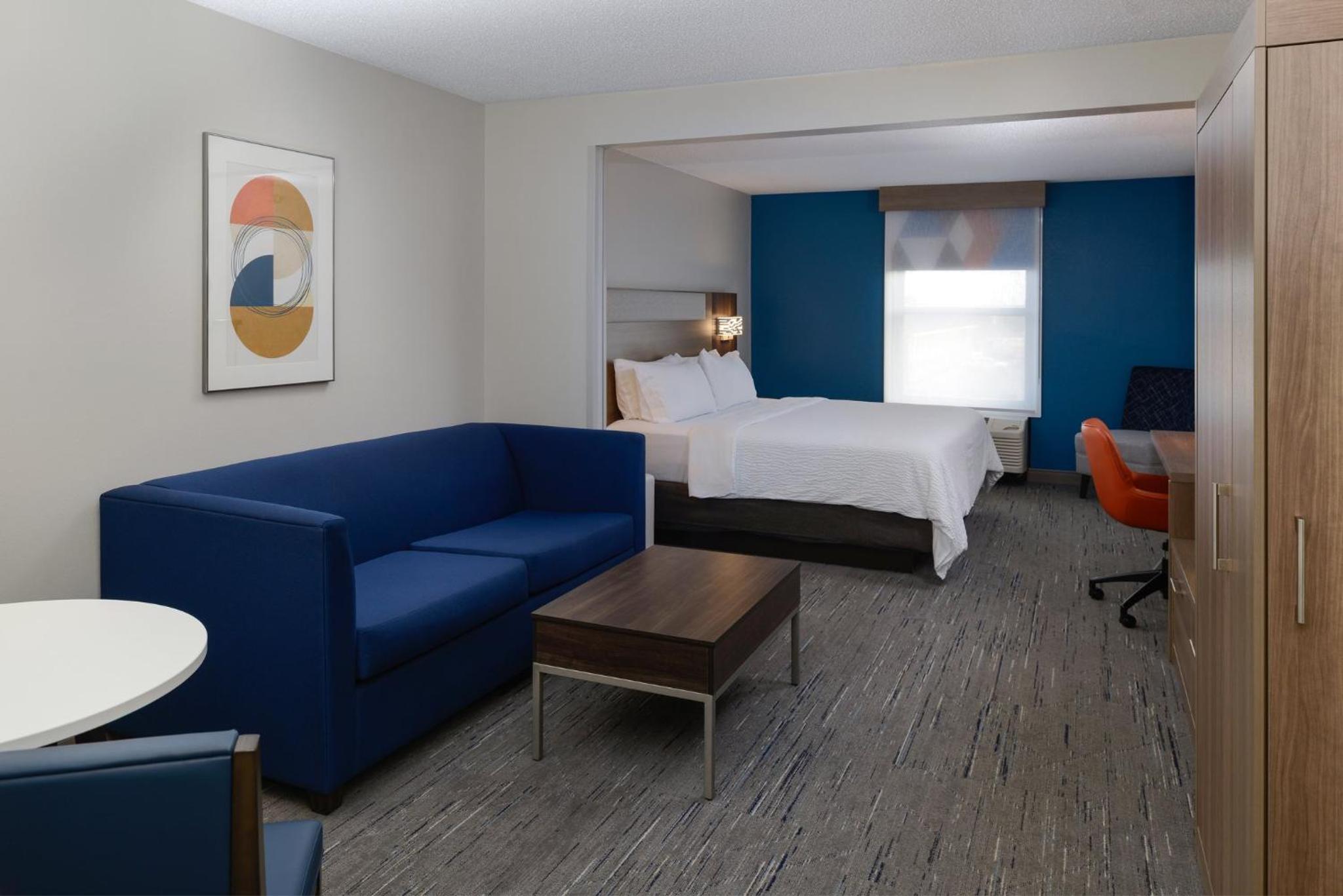 King Suite with Sofa Bed - Photo 3