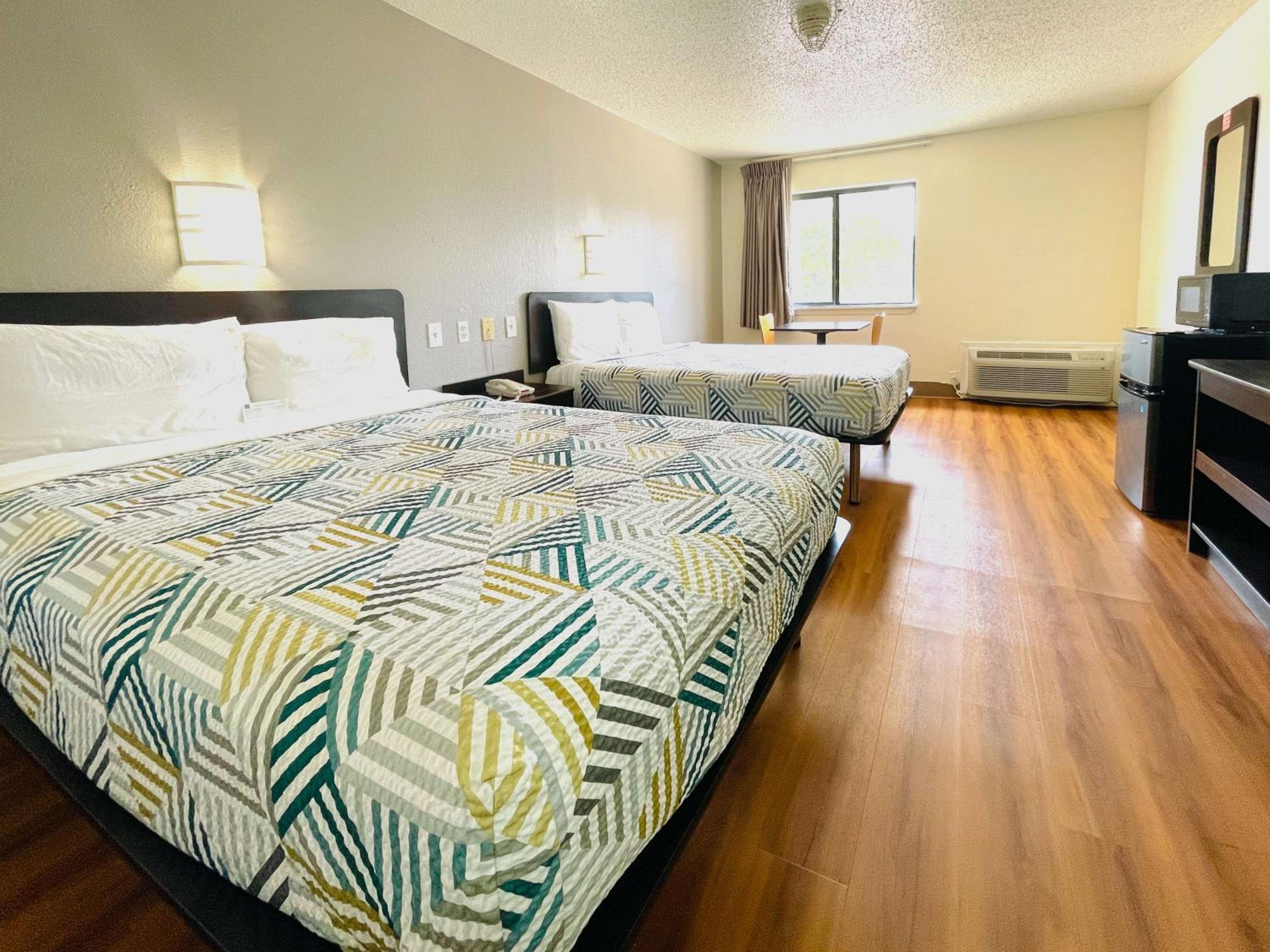 Quadruple Room - Disability Access photo 1