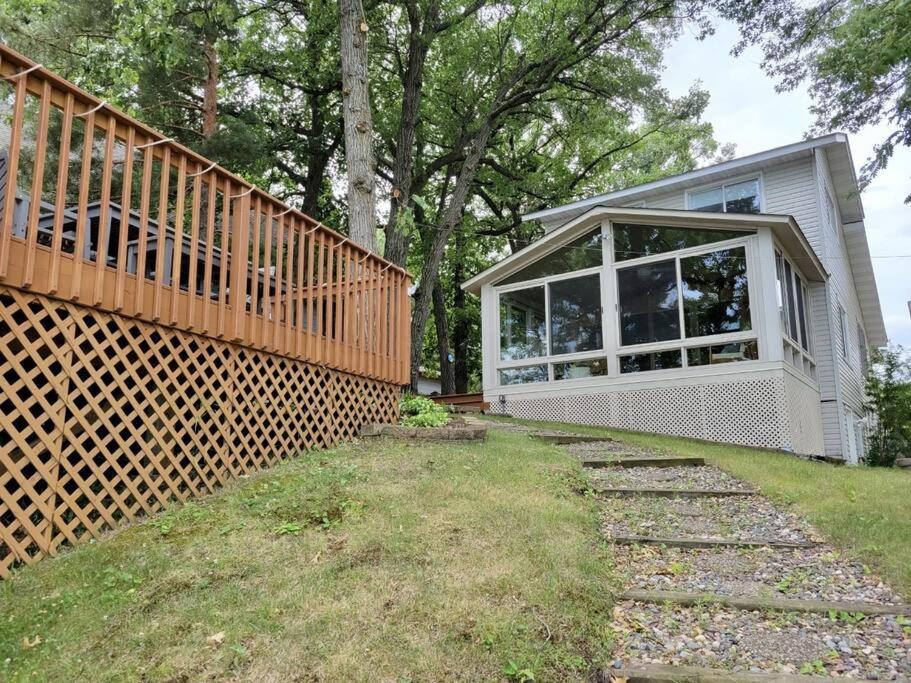 Three-Bedroom House photo 3