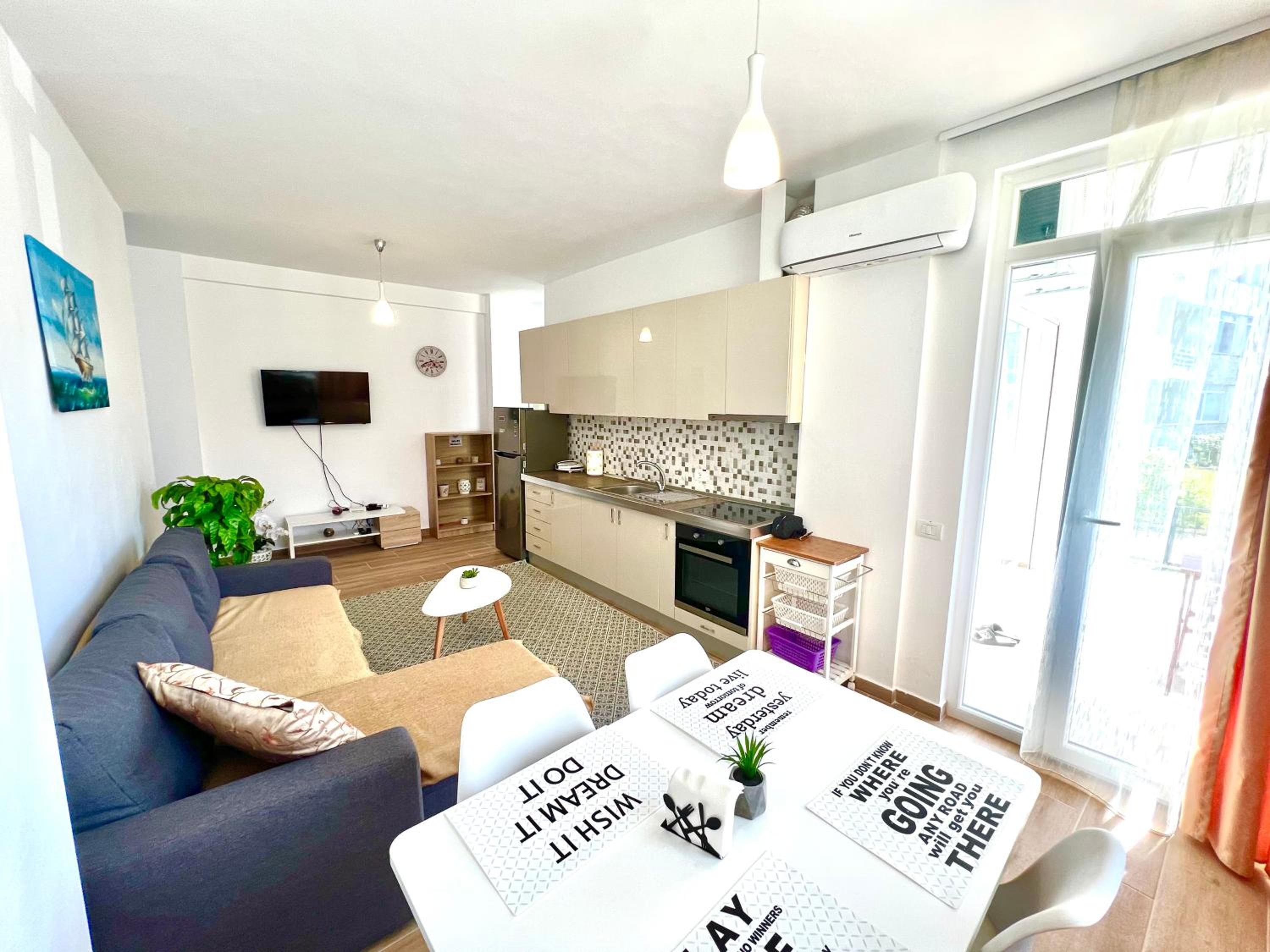 Apartment photo 2