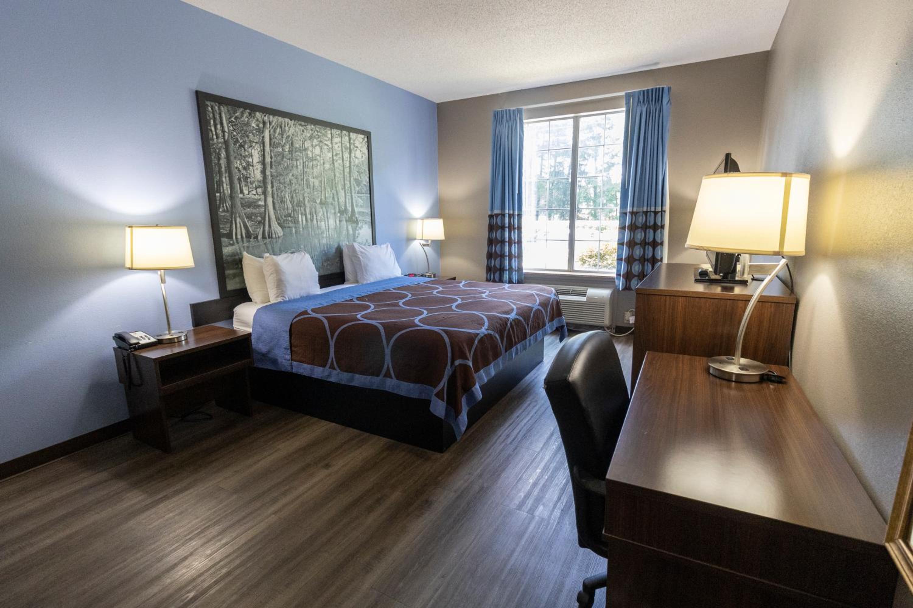 King Room - Non-Smoking - Photo 24