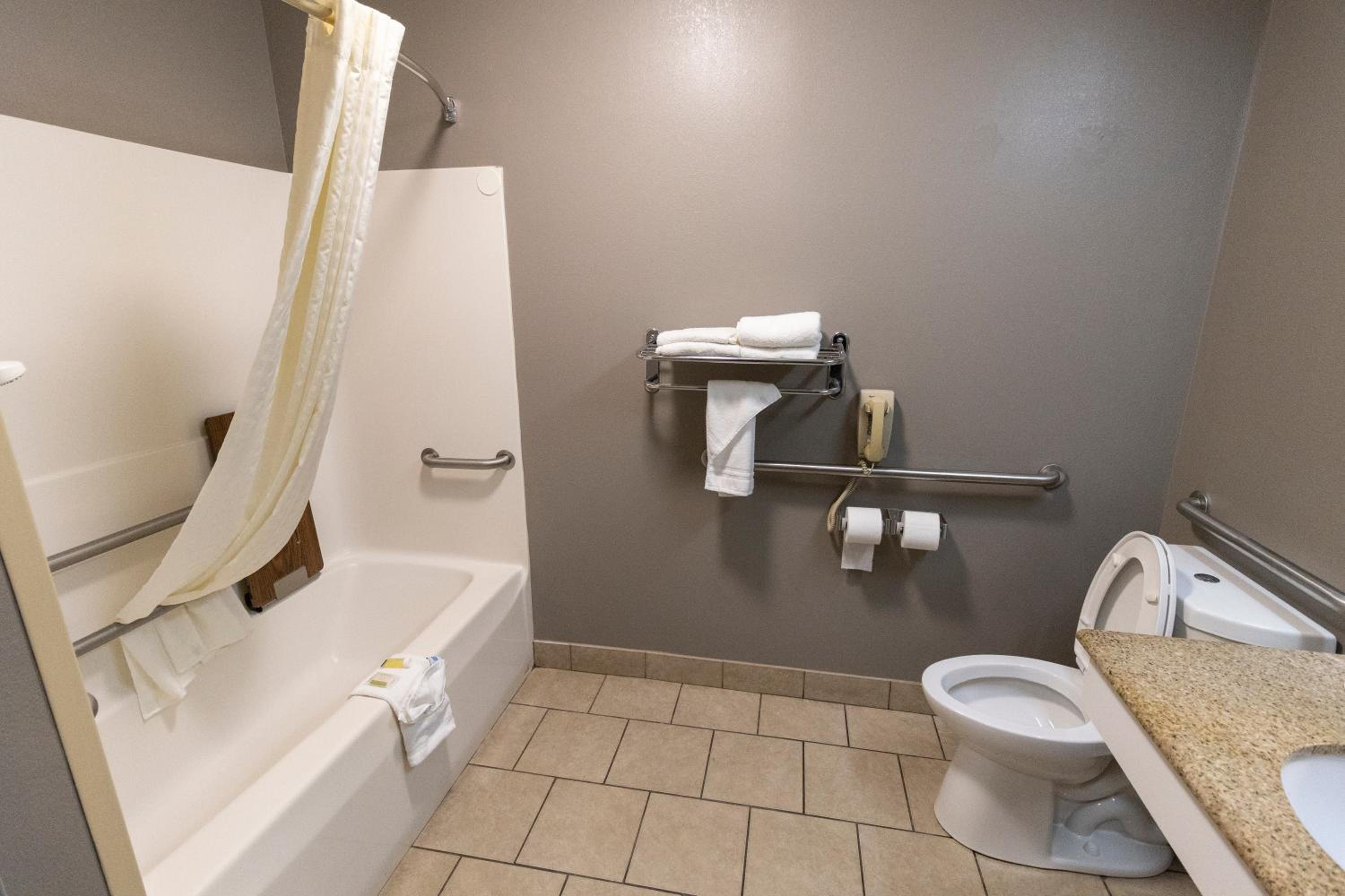 King Room - Disability Access - Non-Smoking - Photo 15