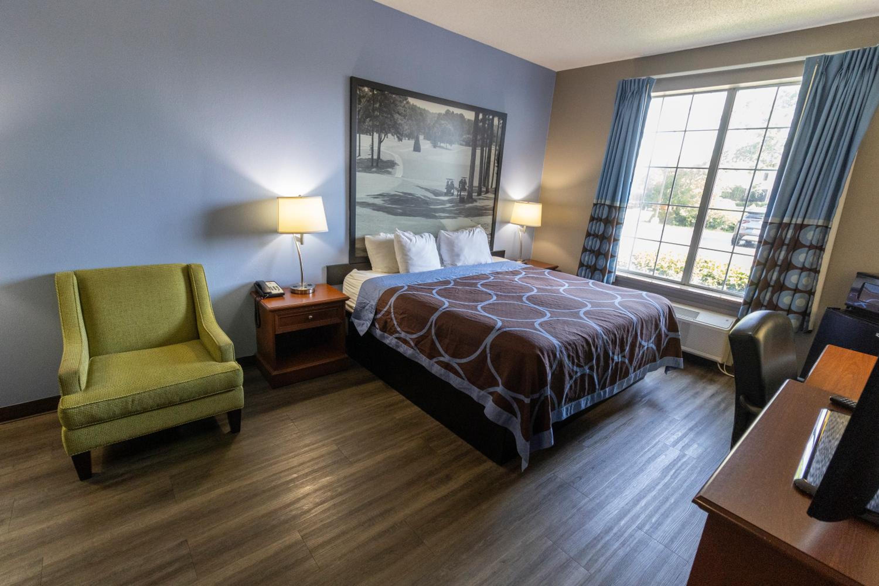 King Room - Non-Smoking - Photo 17