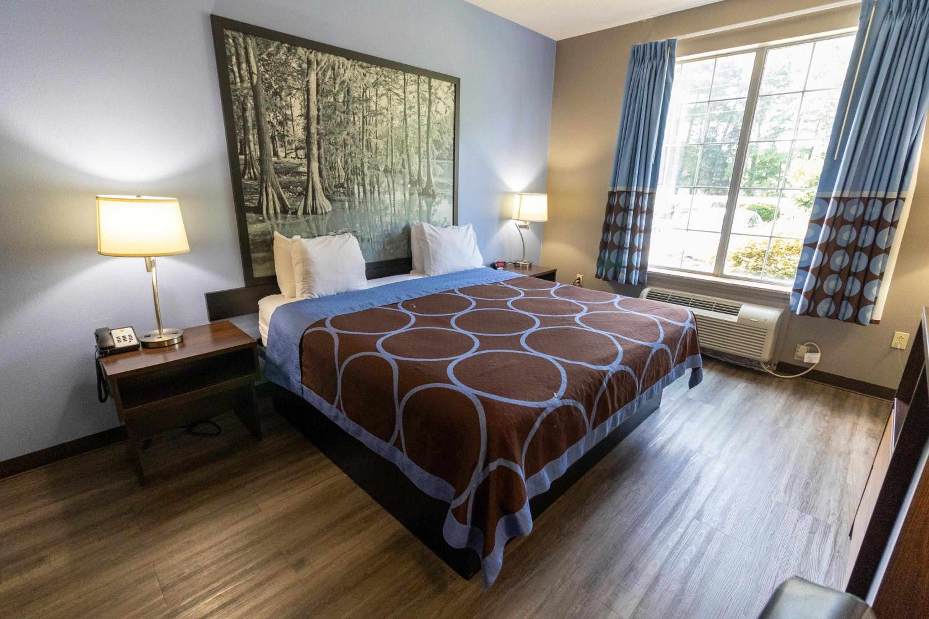 King Room - Non-Smoking - Photo 15