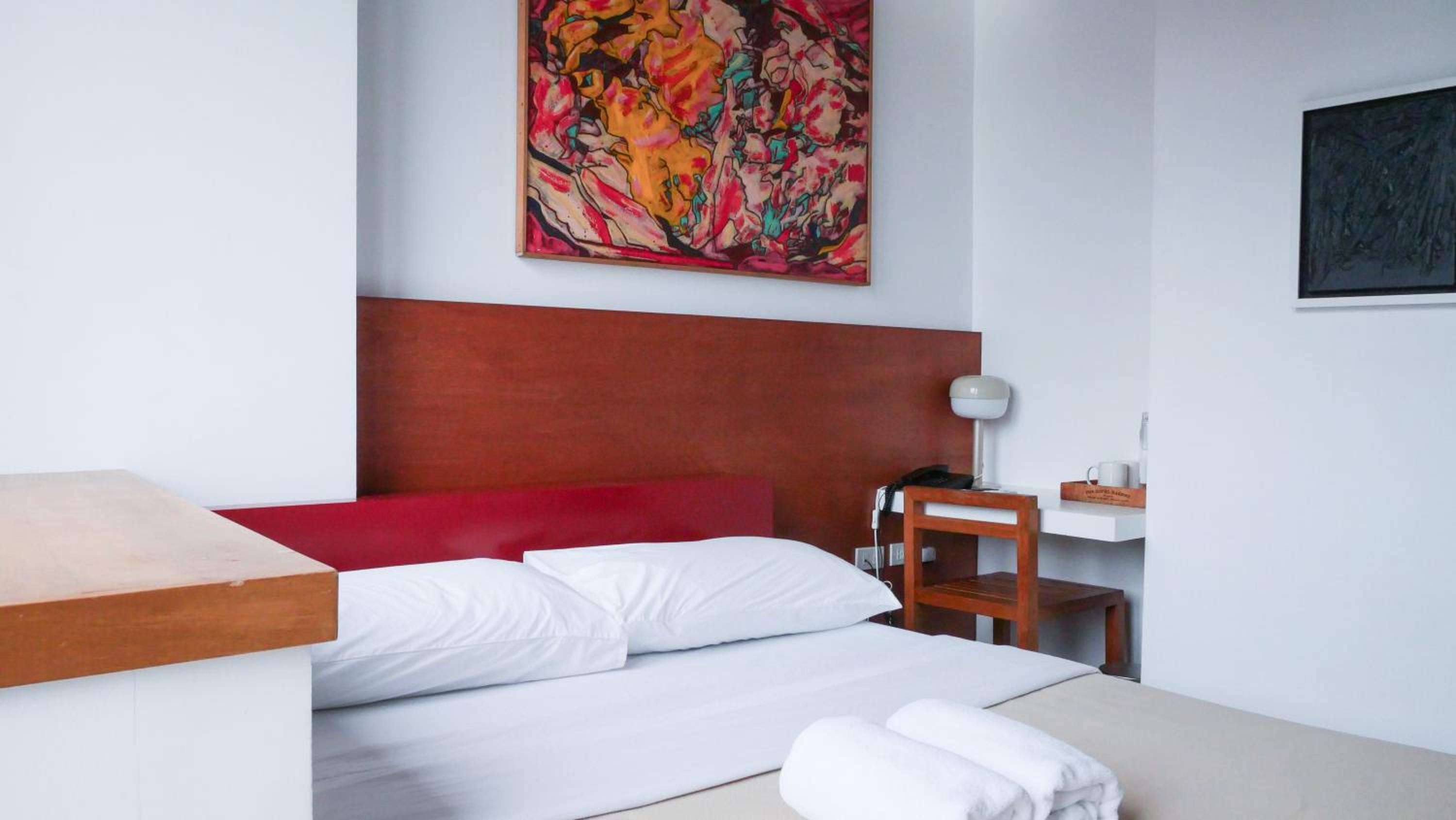 Standard Double Room - Photo 13