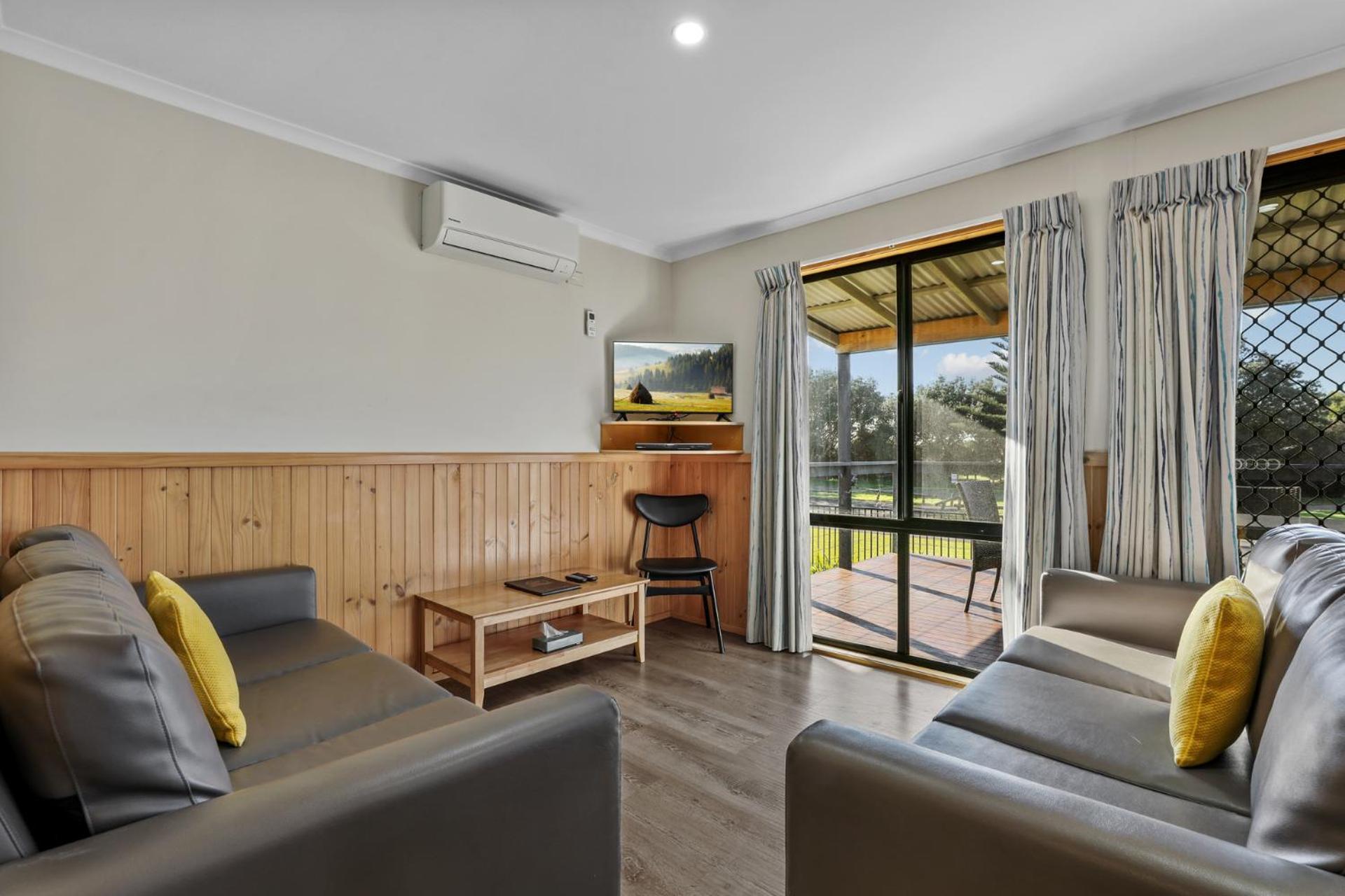Small Spa Two-Bedroom Cabin photo 1