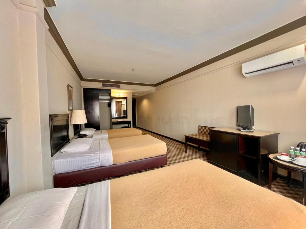 Classic Triple Room - Photo 6