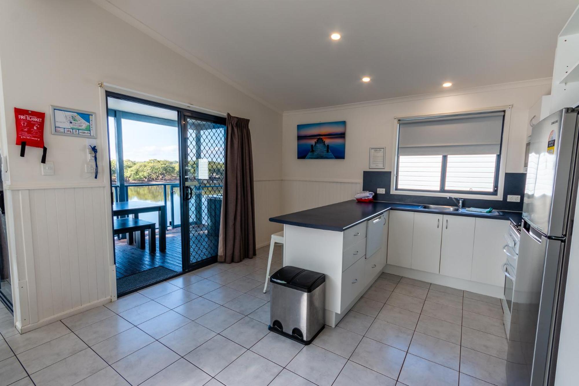Large Two-Bedroom Deluxe Waterfront Villa with Spa Bath - 11 photo 3