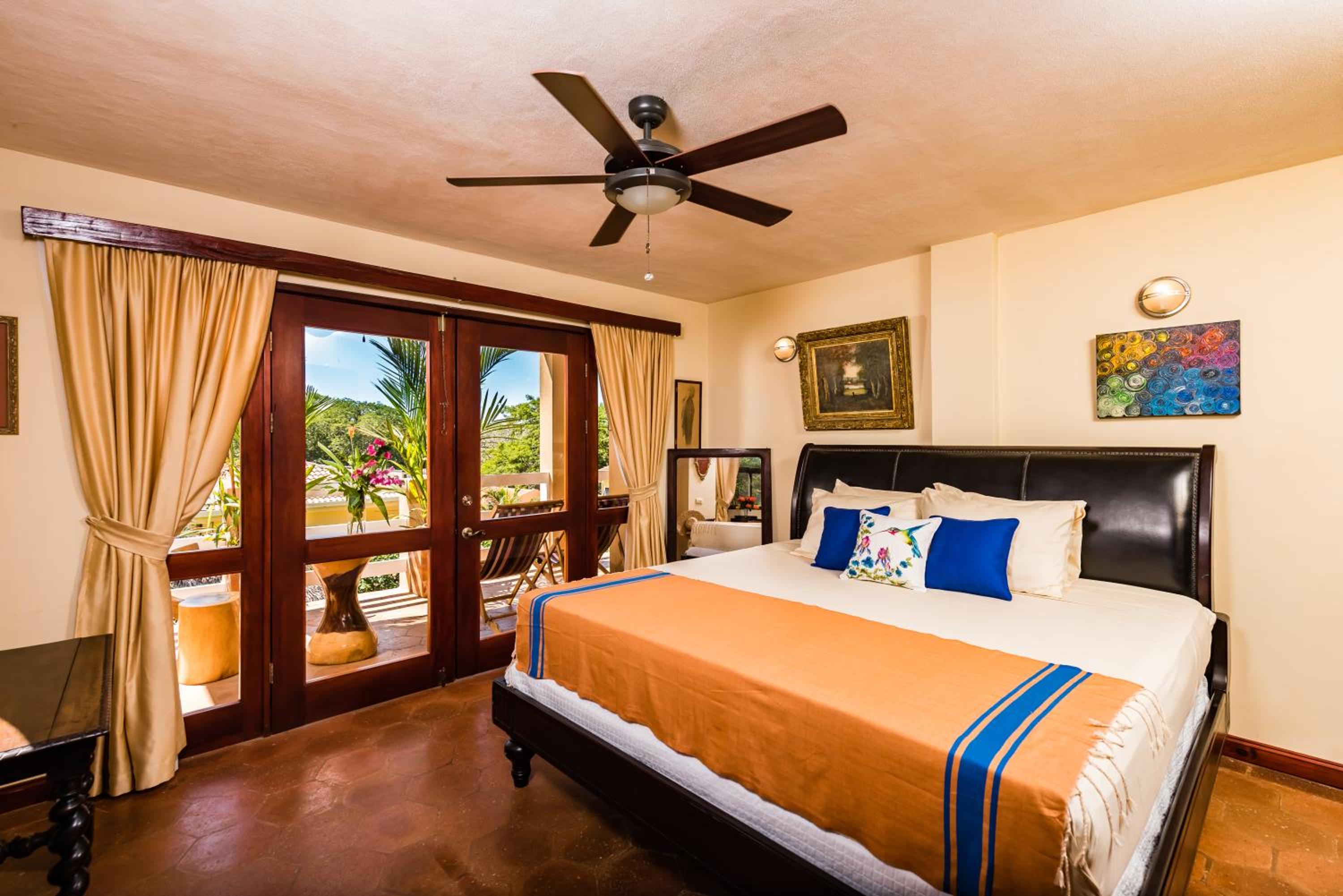 King Room with Balcony photo 1