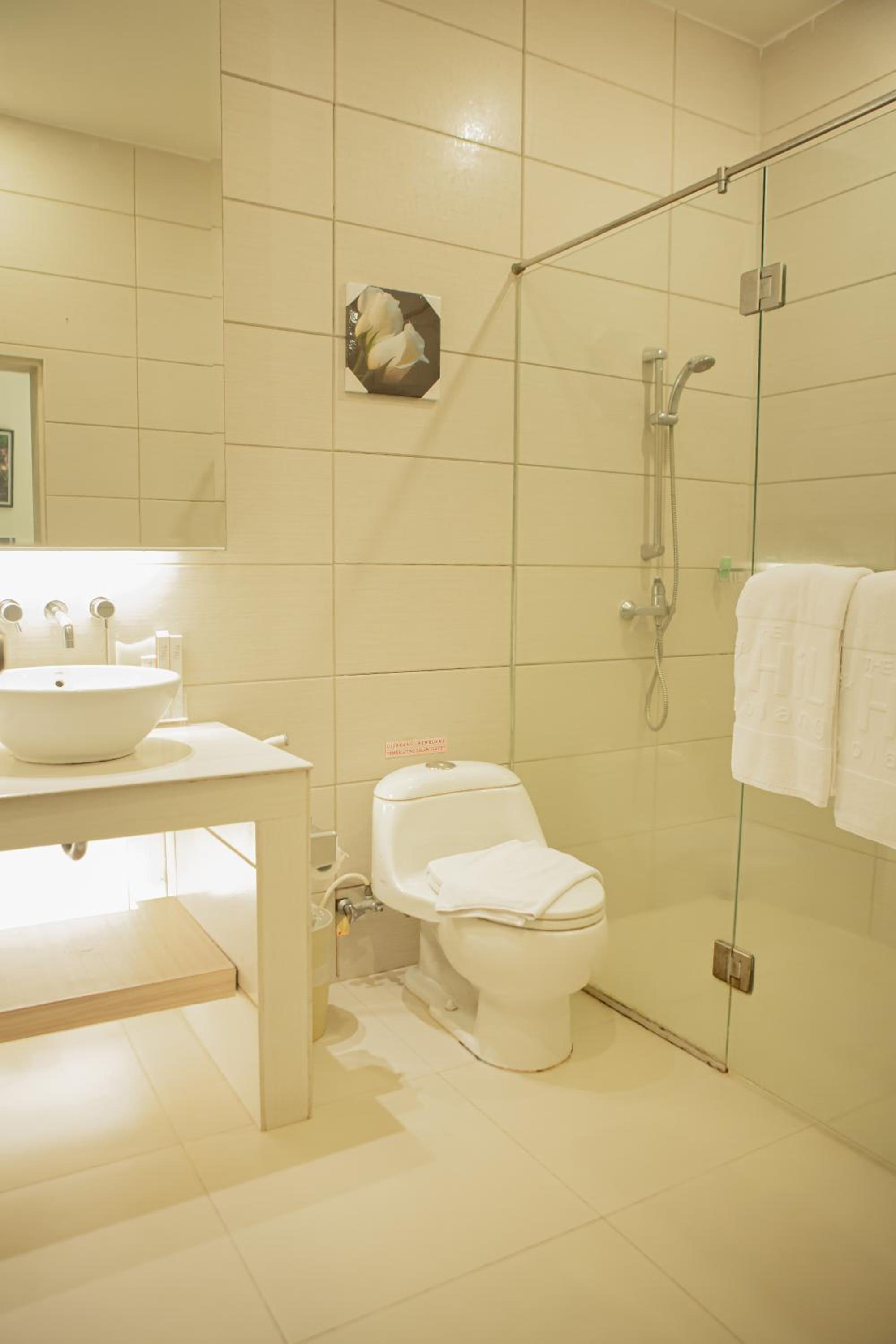 Deluxe King Room photo 2