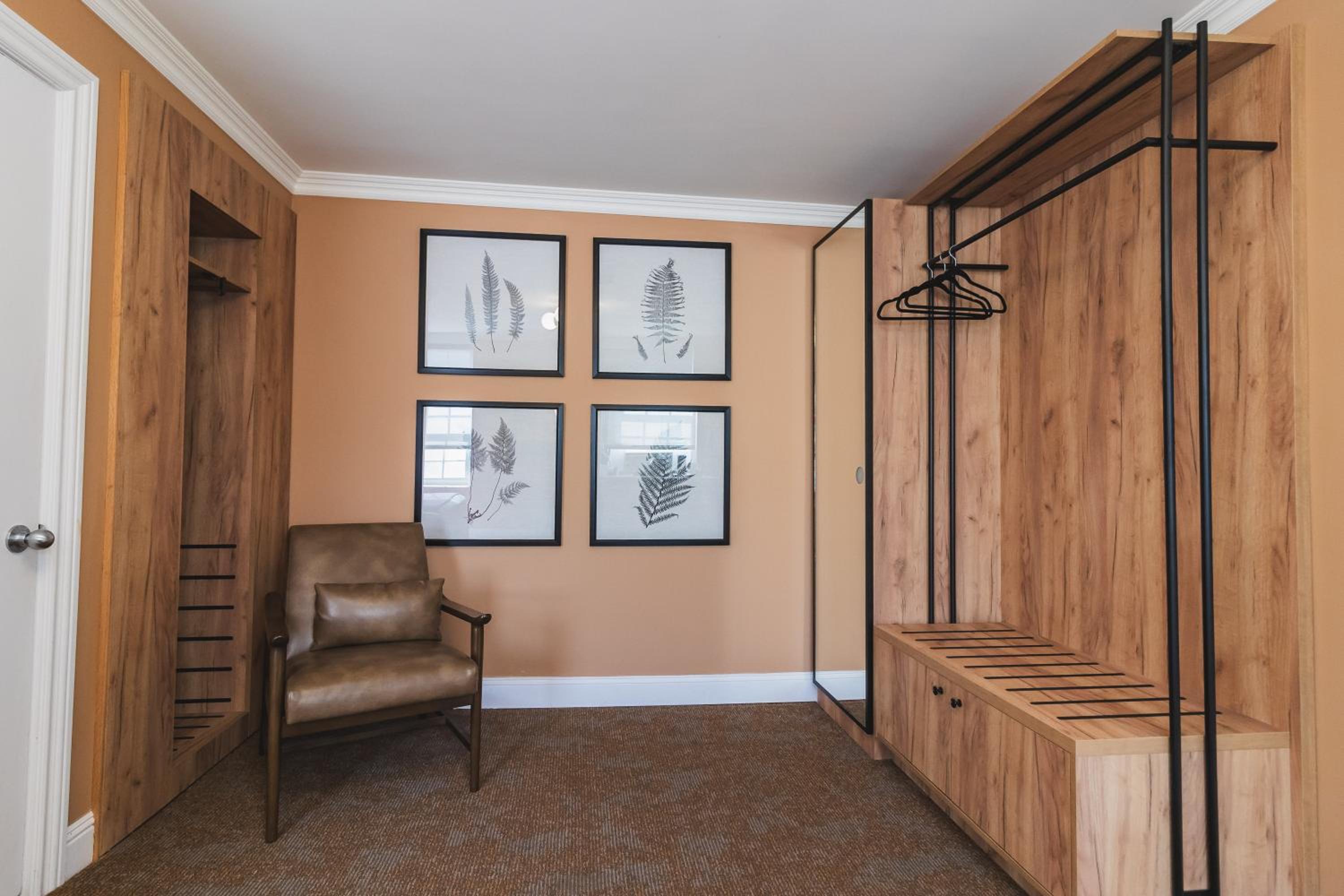 Queen Room - Photo 2