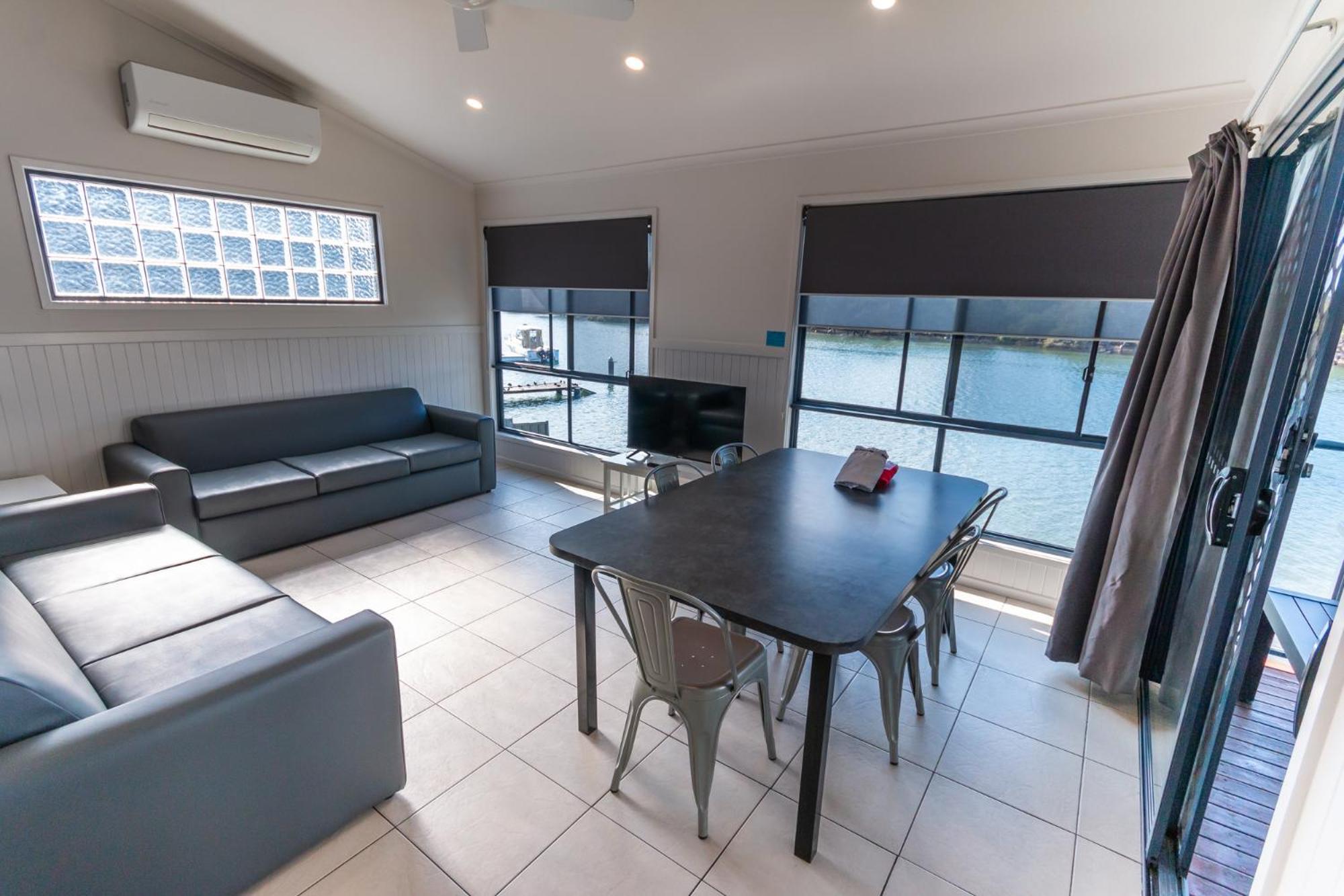 Large Two-Bedroom Deluxe Waterfront Villa with Spa Bath - 10  photo 1