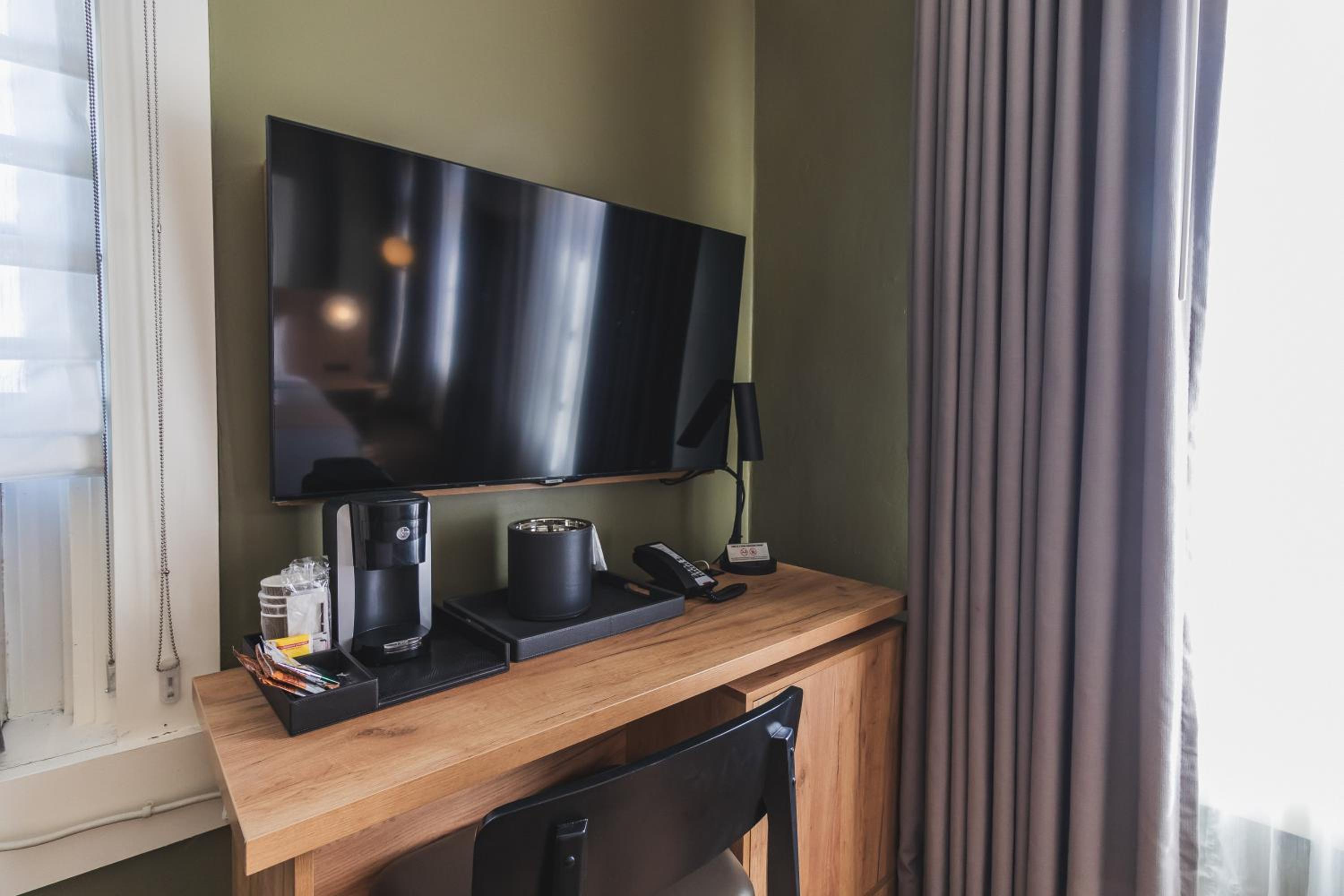 King Suite - Photo 6