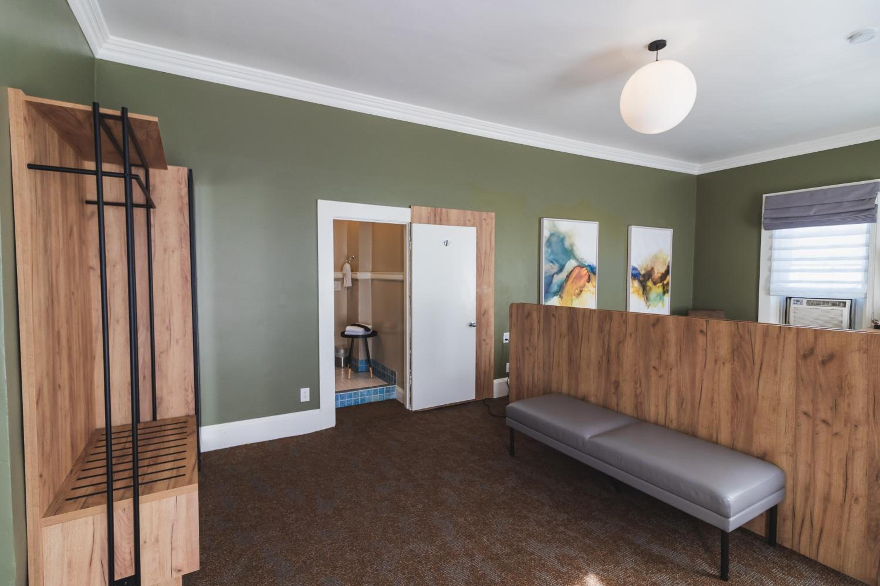 King Suite - Photo 5