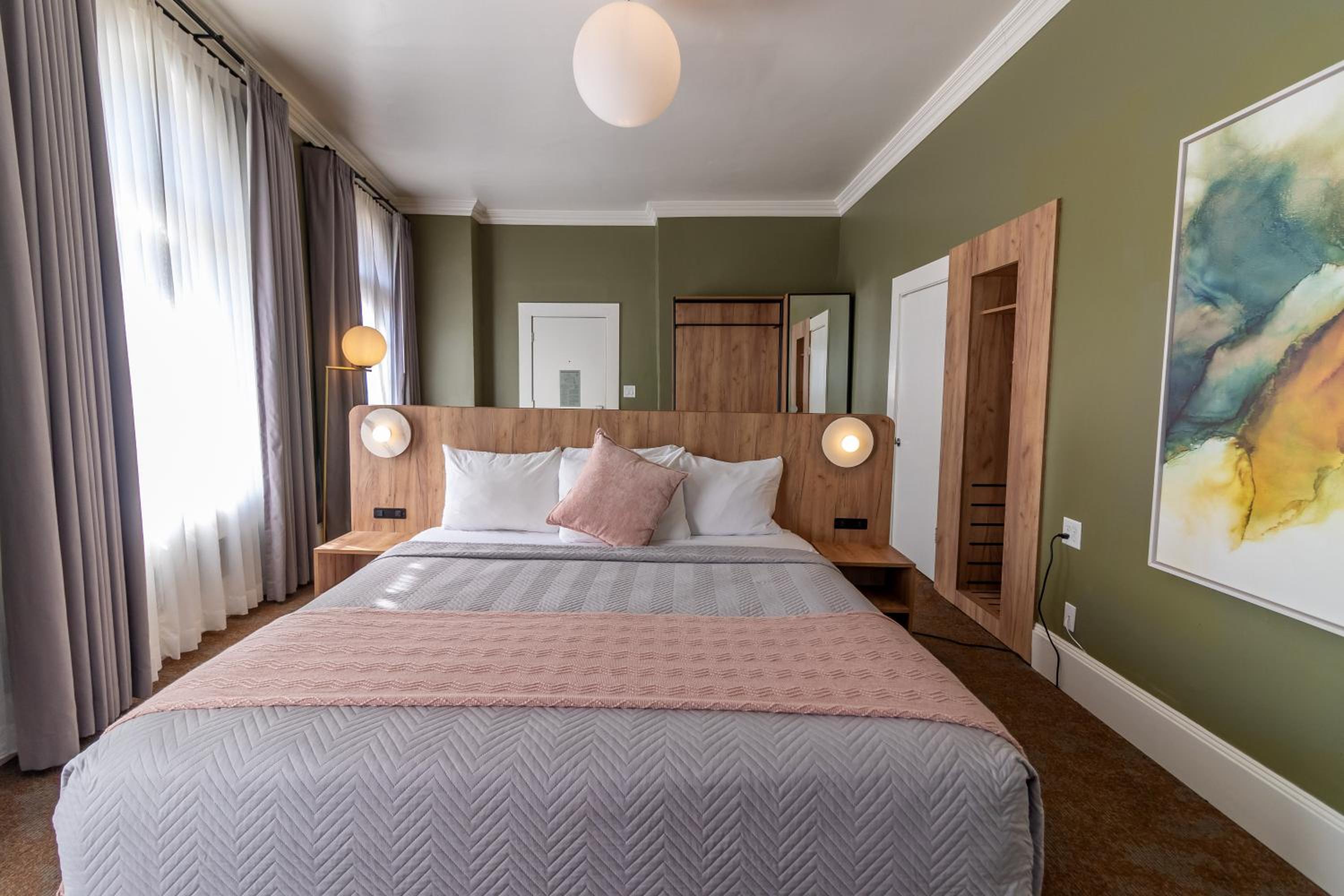 King Suite - Photo 1
