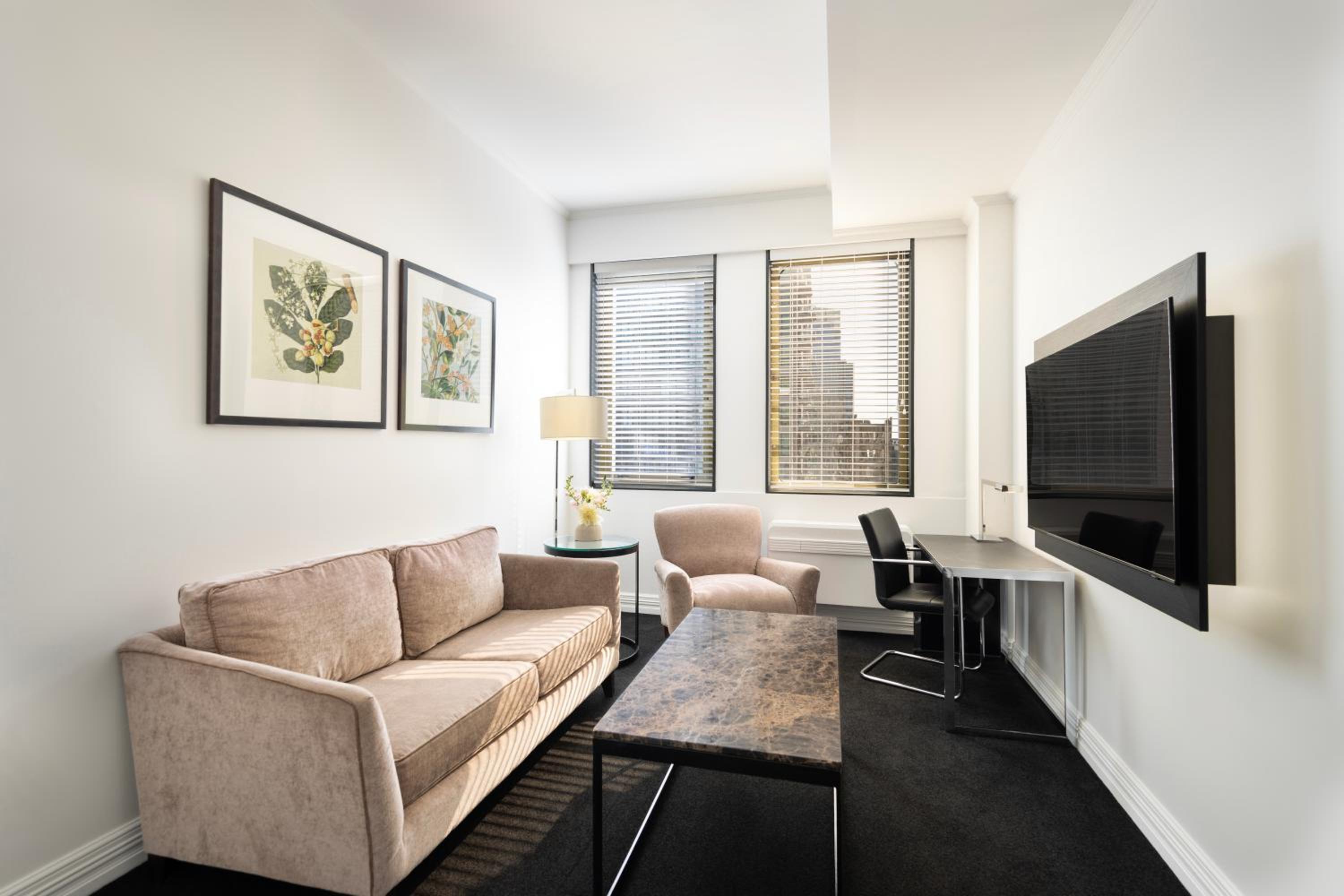 Suite Dreams - Photo 2