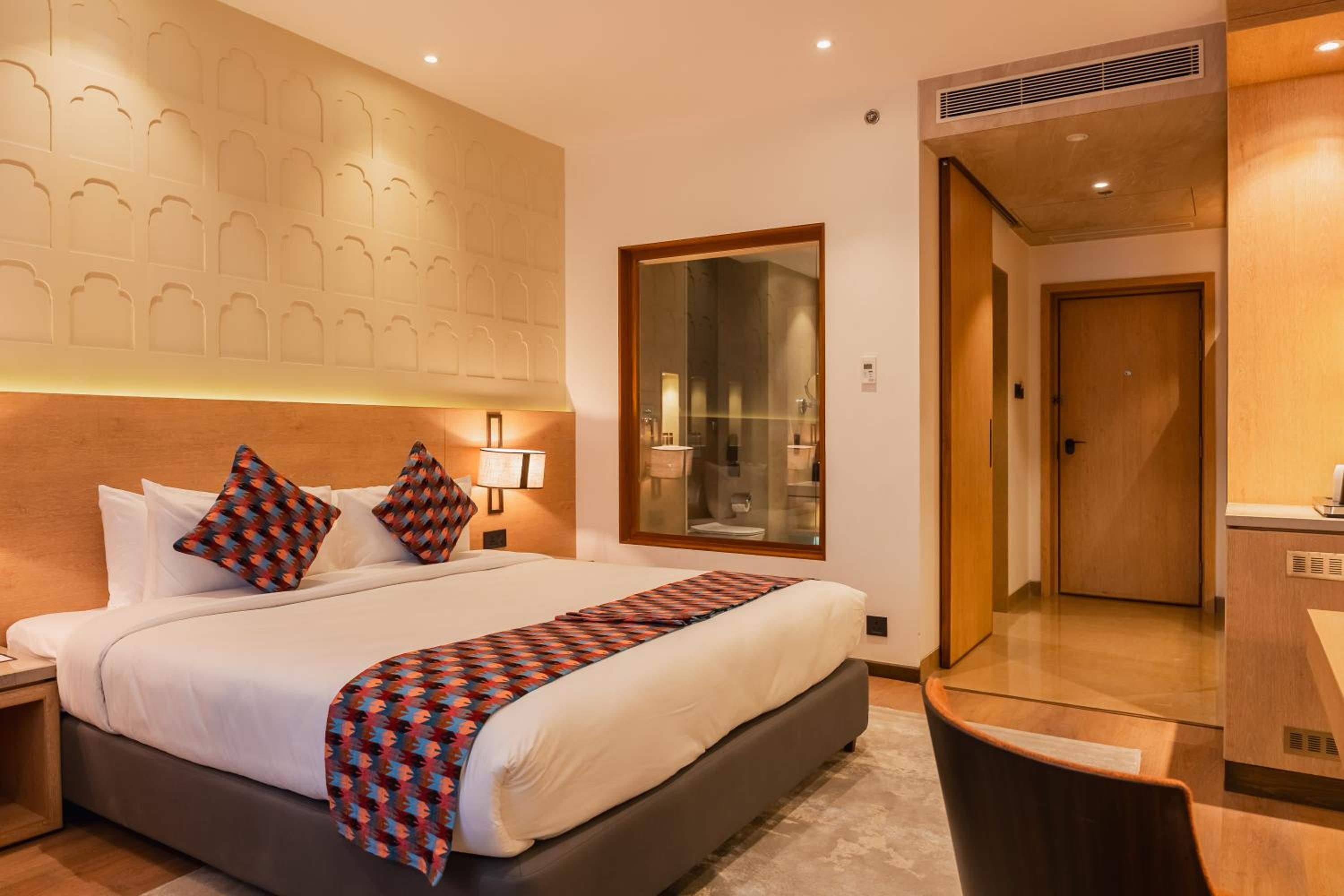 Deluxe King Room photo 3
