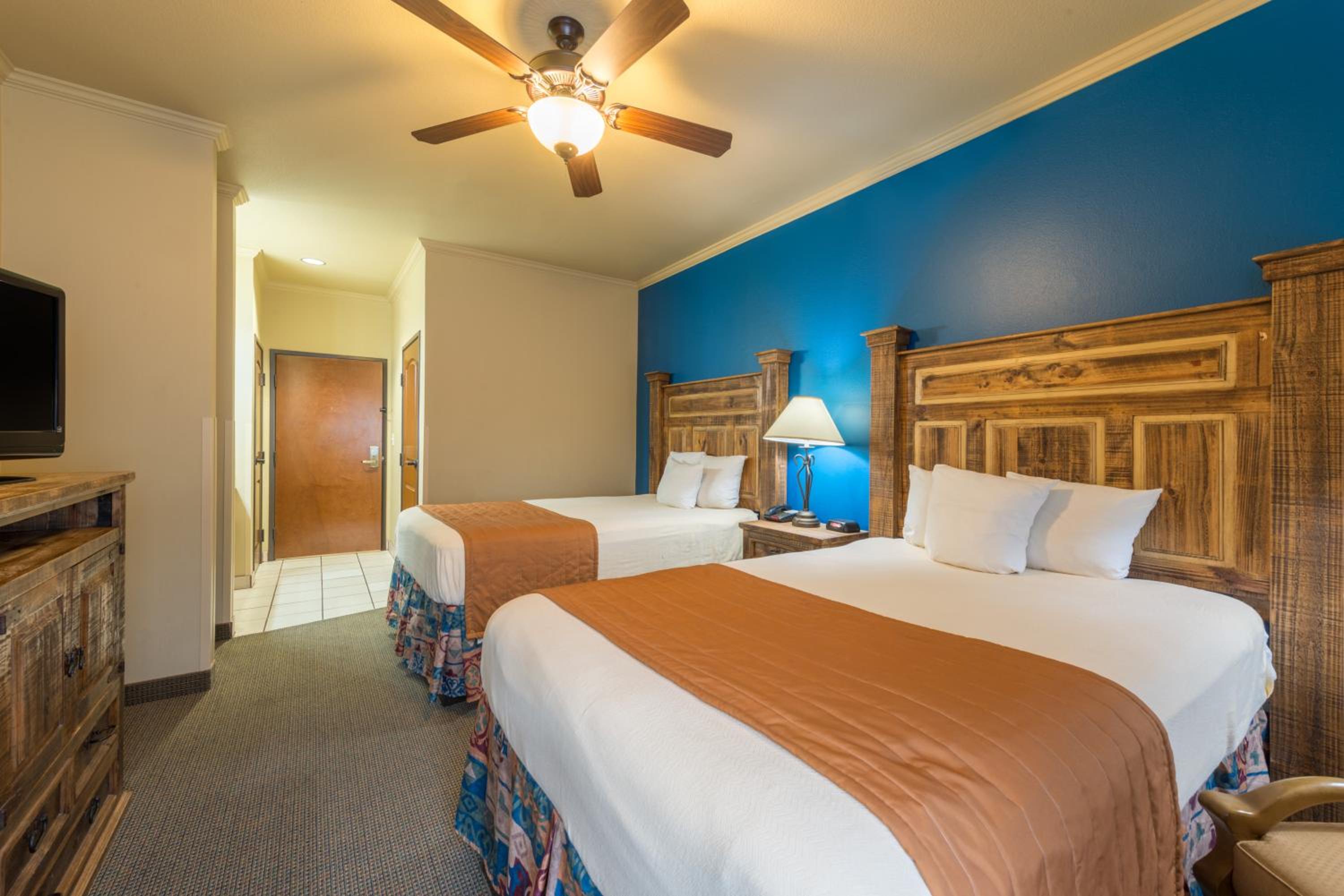 Standard Room with Two Double Beds - Non-Smoking - Photo 5