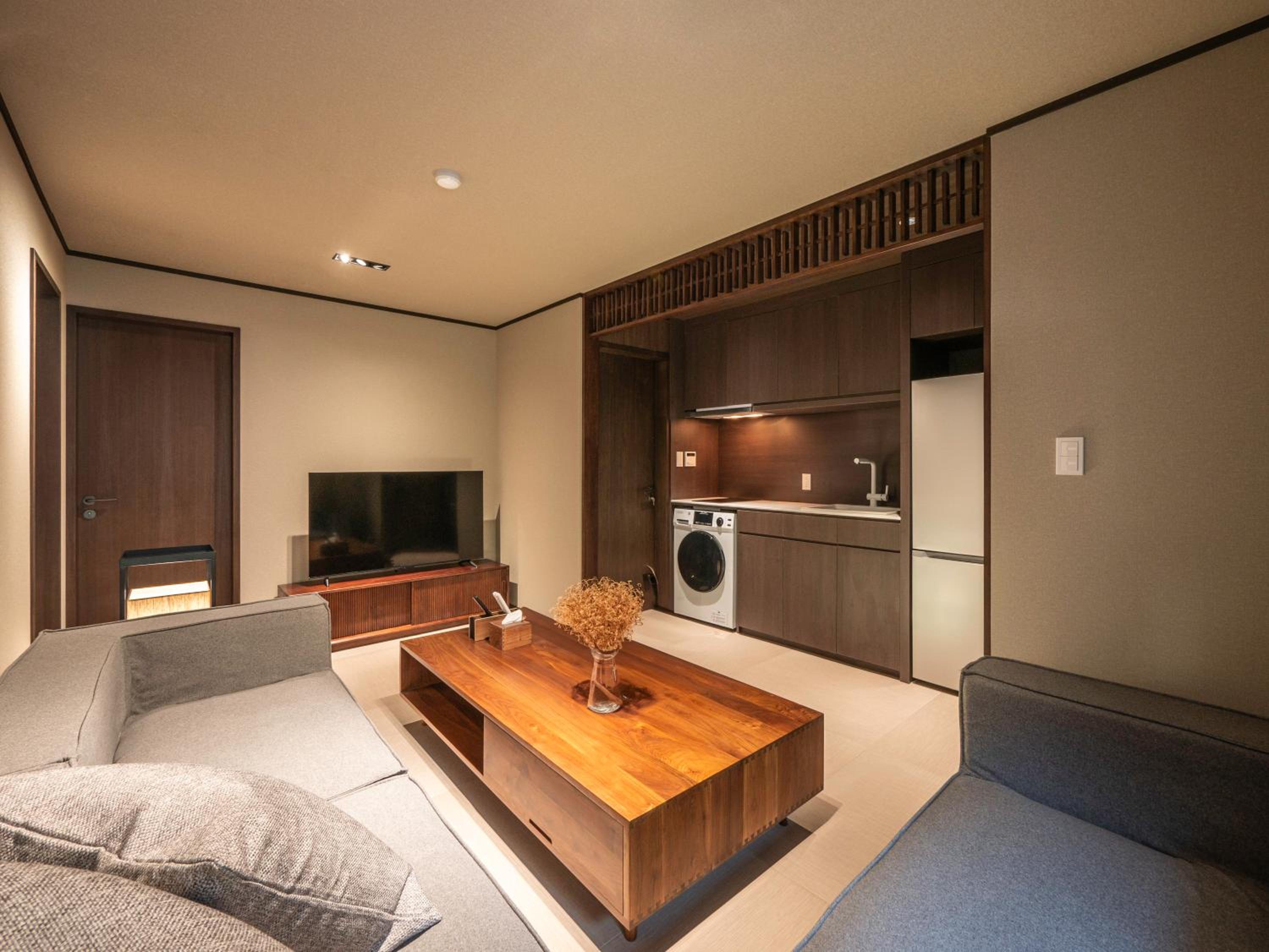 Three-Bedroom Deluxe Apartment