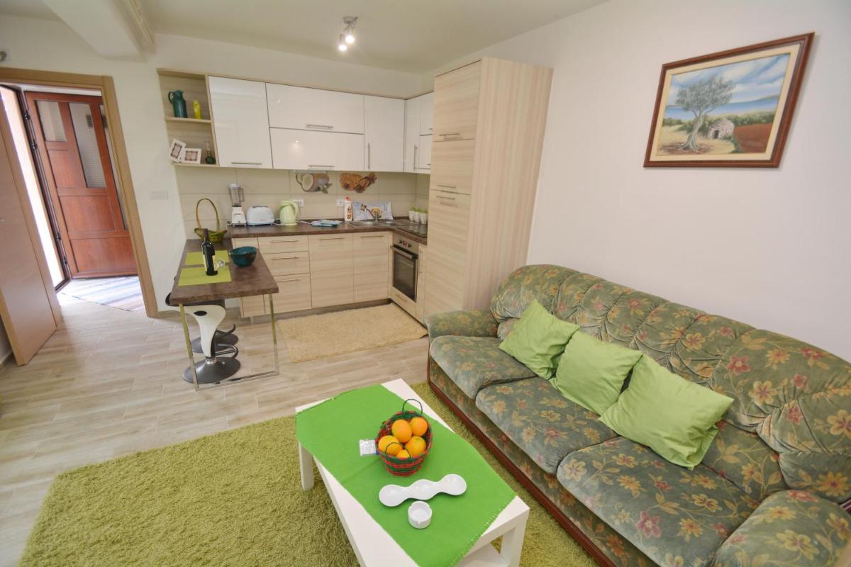 Apartment with Mountain View photo 3