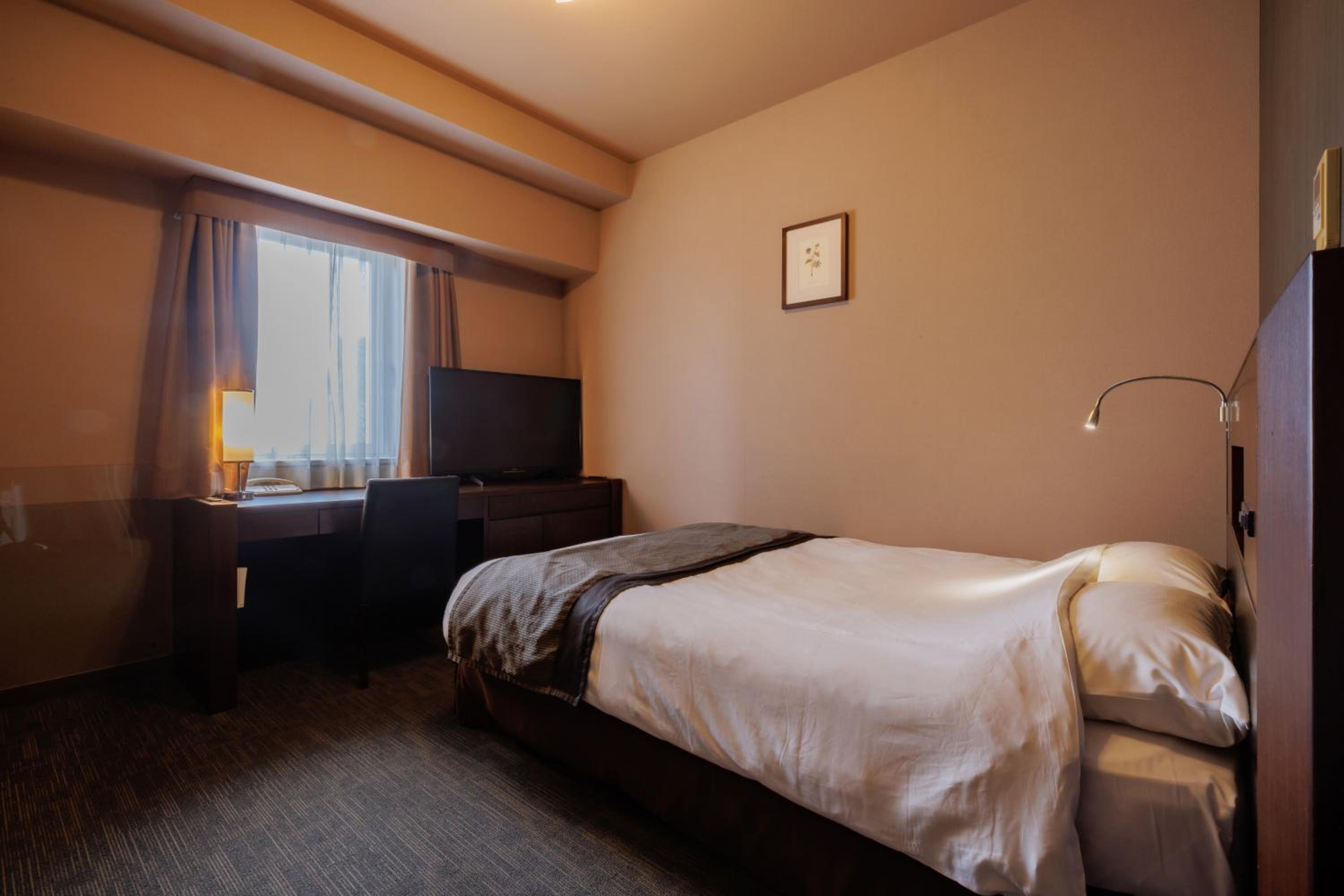 Double Room - Non-Smoking  - Photo 7