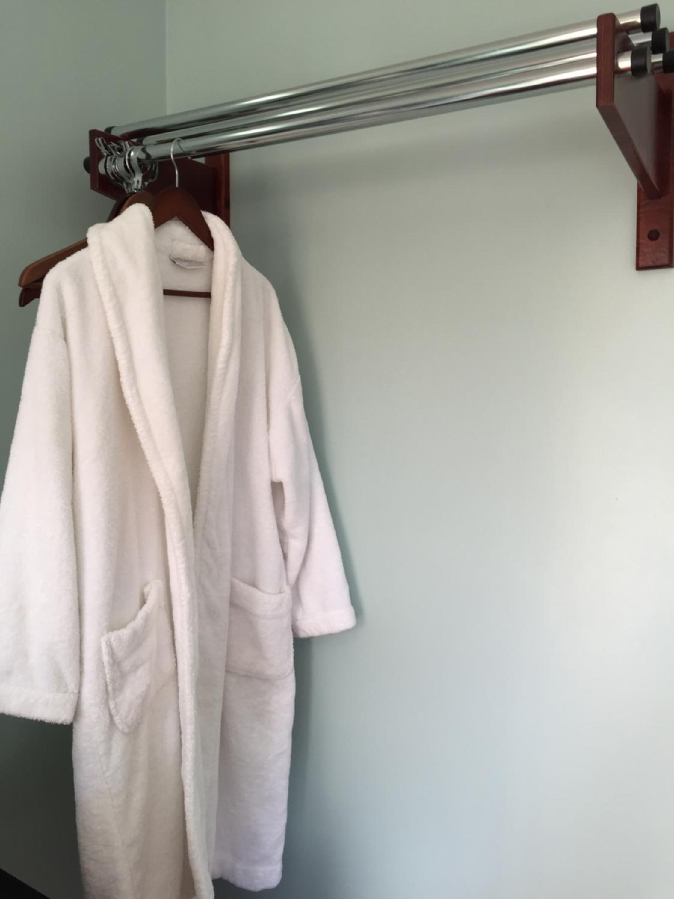 Standard Queen Room photo 3