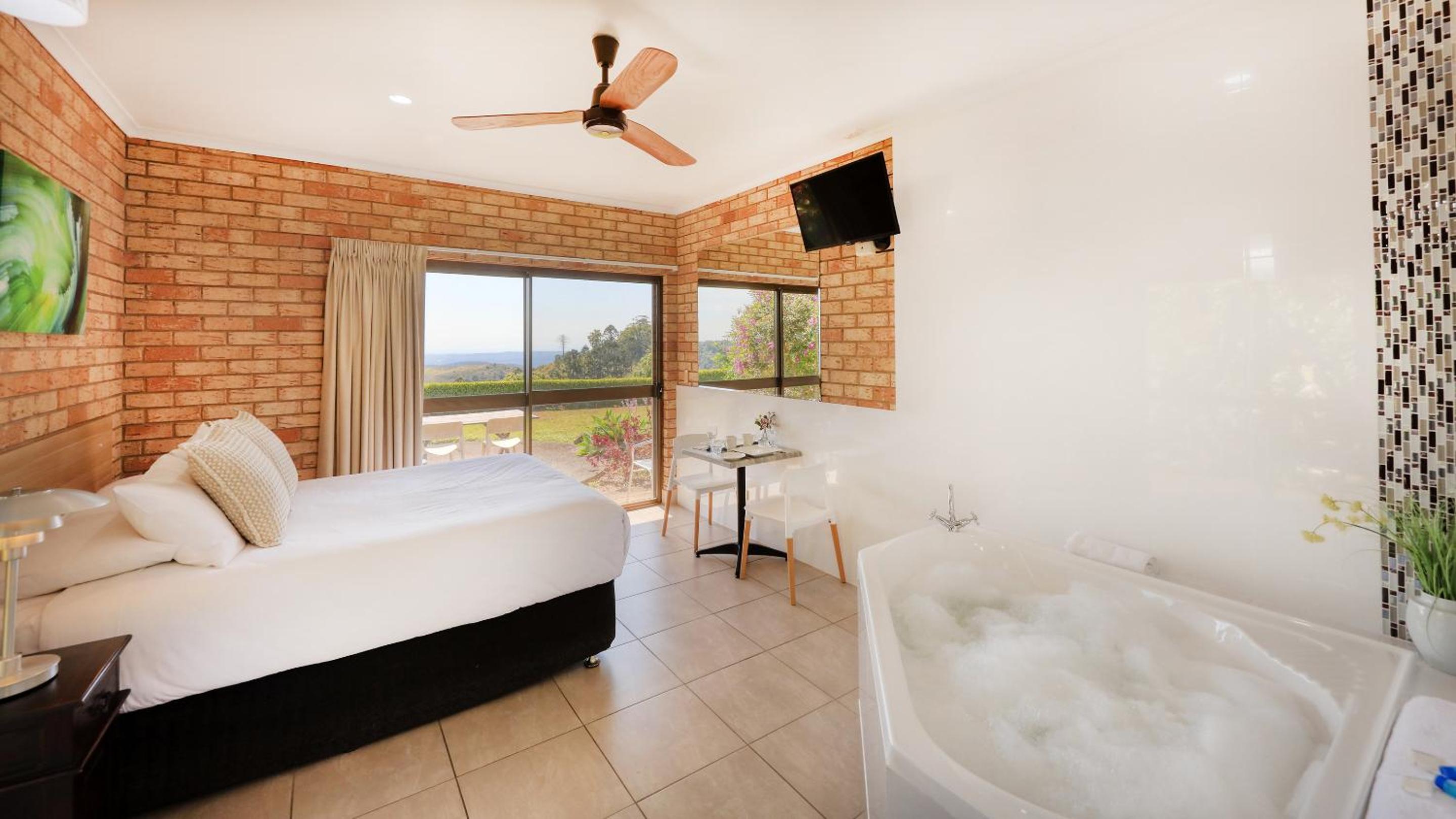 Deluxe Suite with Spa Bath - Photo 1