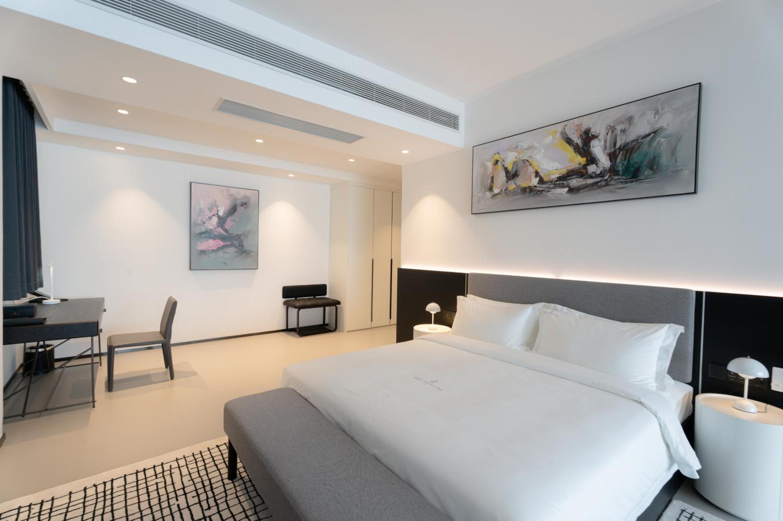 Executive Suite photo 2