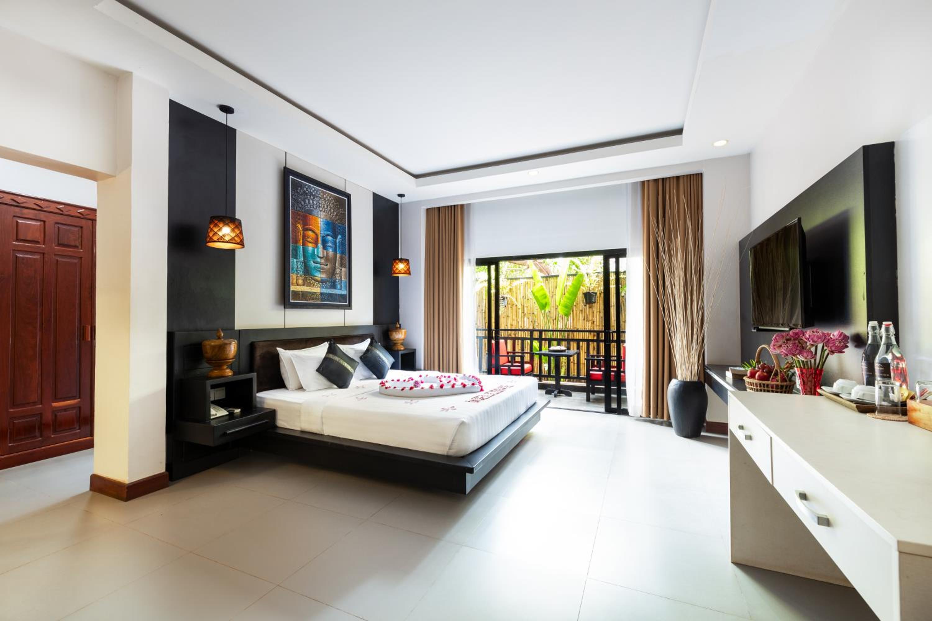 Deluxe Double Room - Photo 14