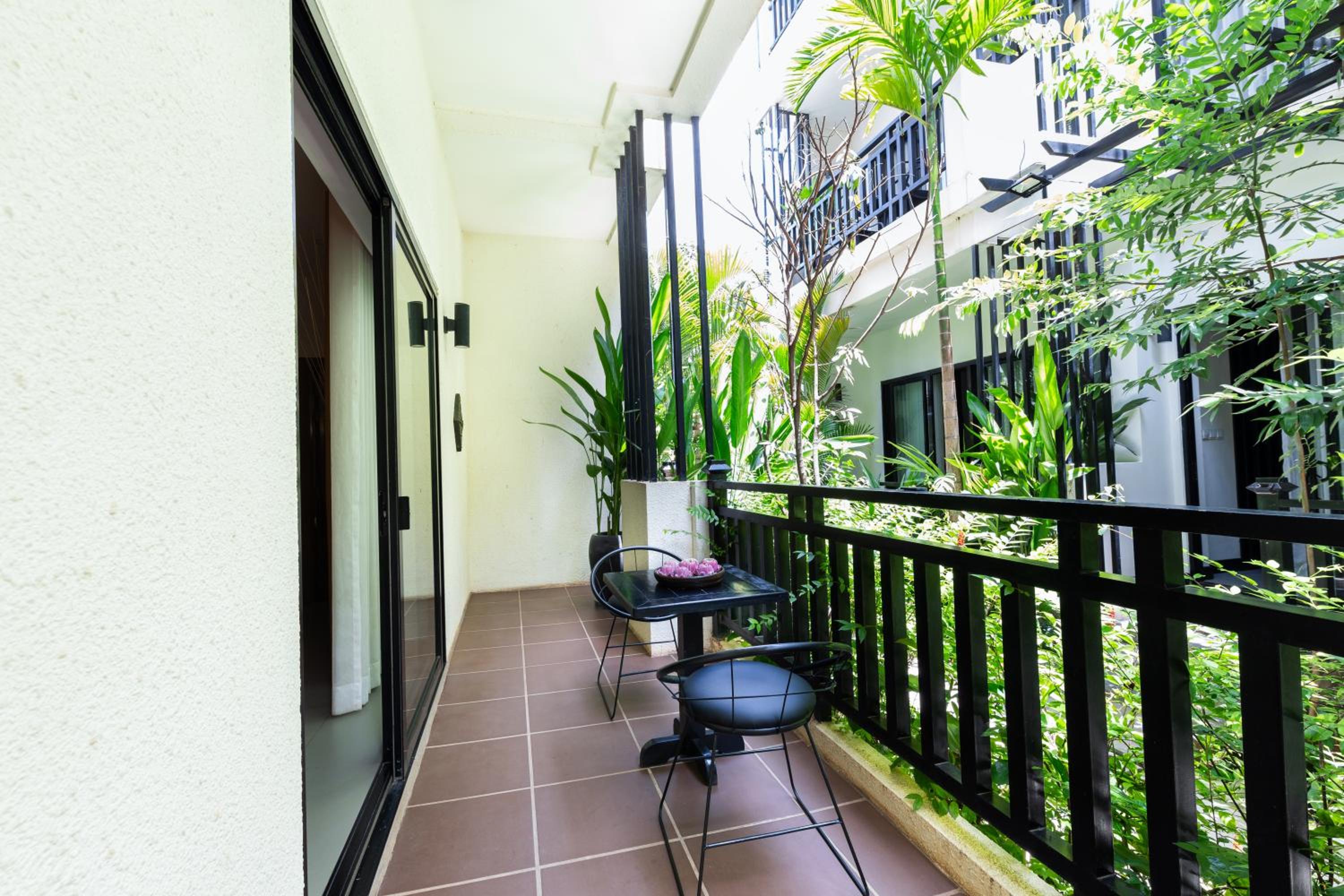 Deluxe Double Room - Photo 16