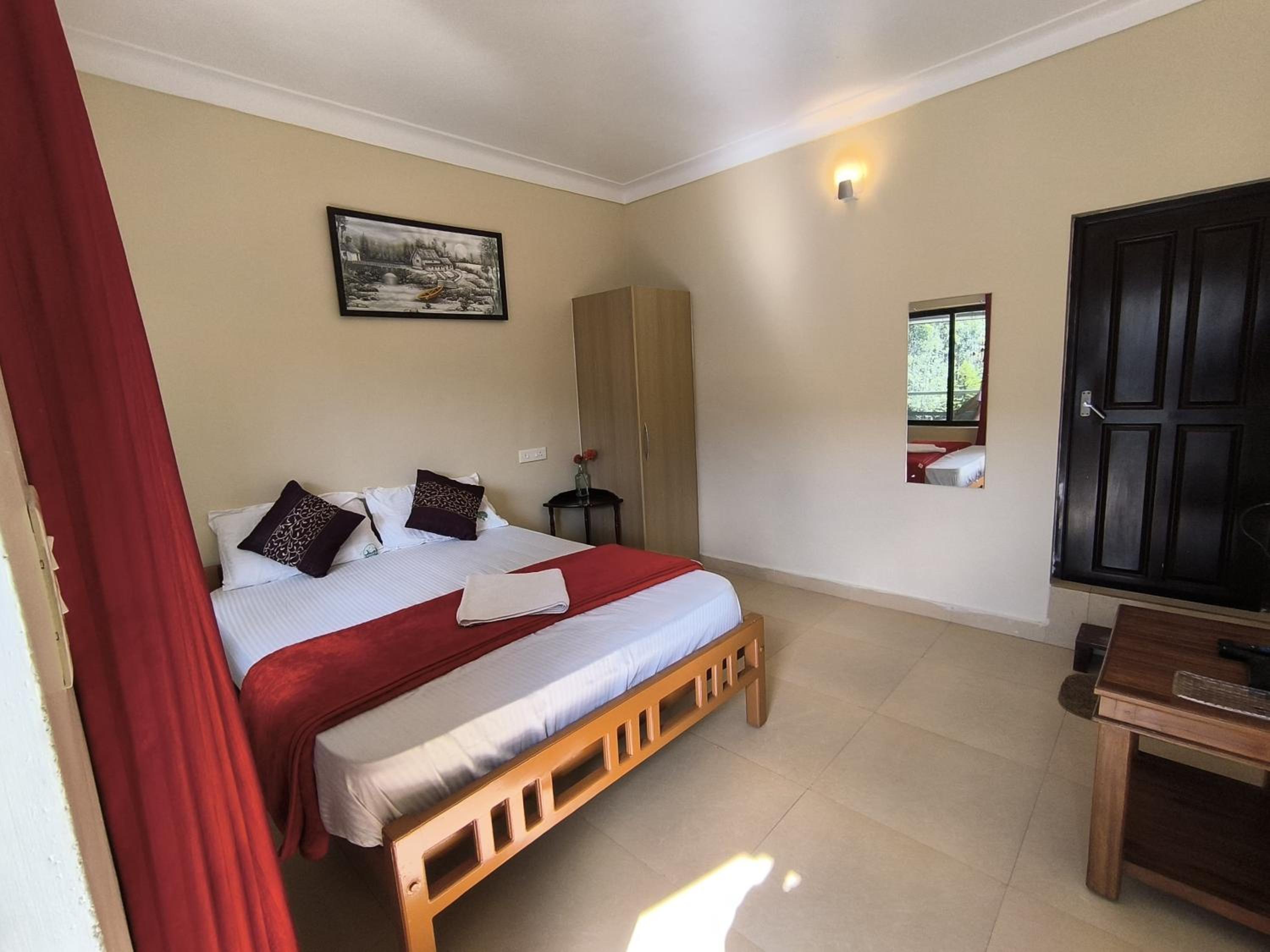 Deluxe Double Room with Balcony photo 1