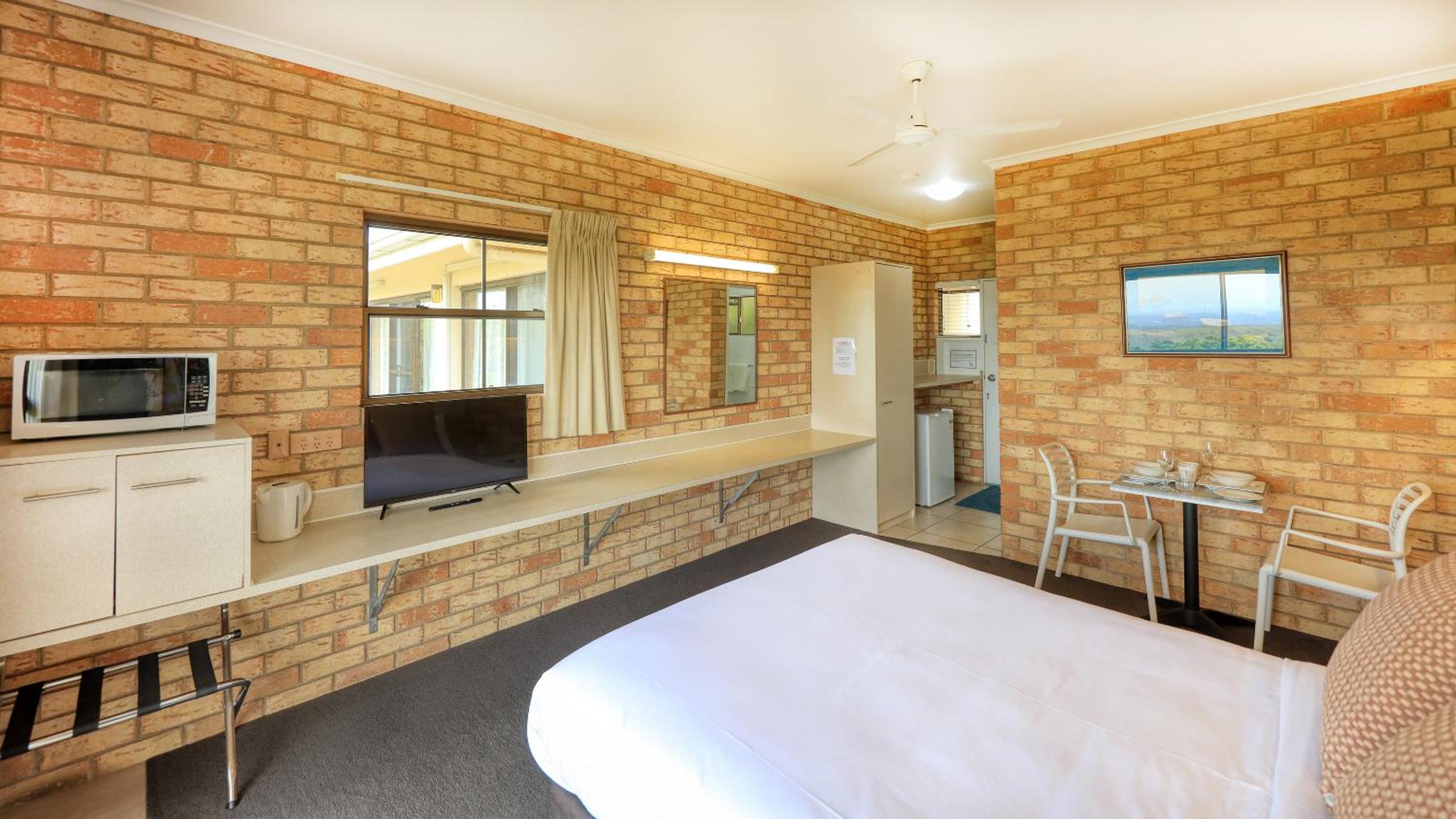 Double Room with Mountain View - Photo 7