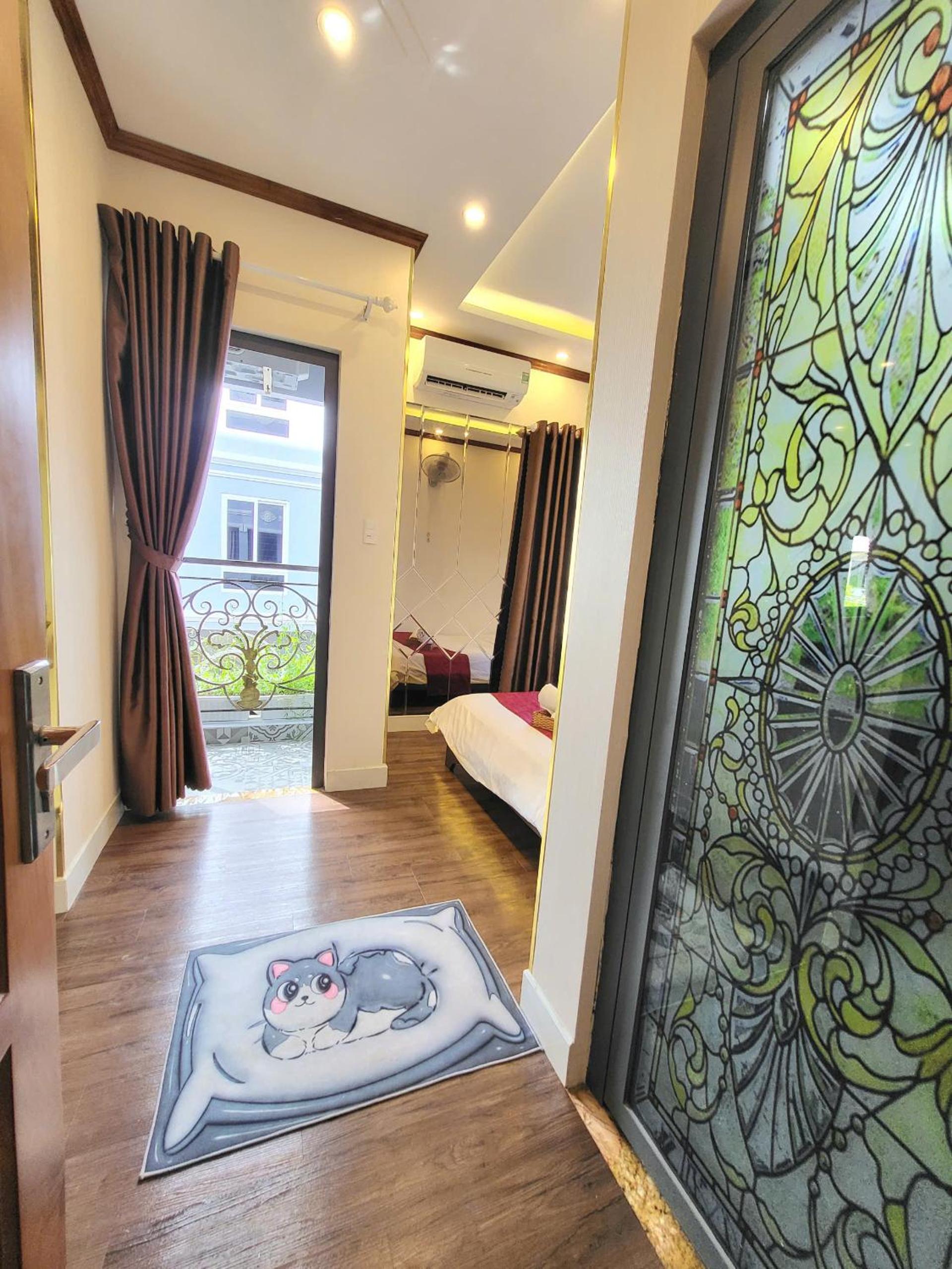 King Room with Balcony photo 1