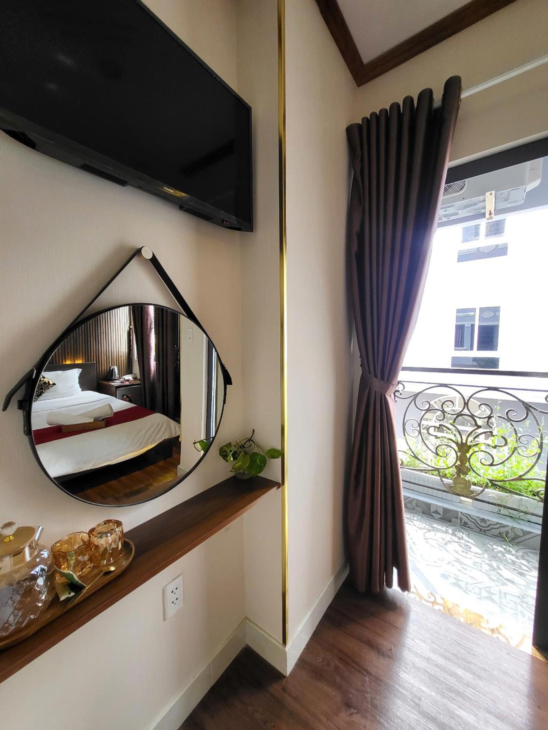 King Room with Balcony photo 2