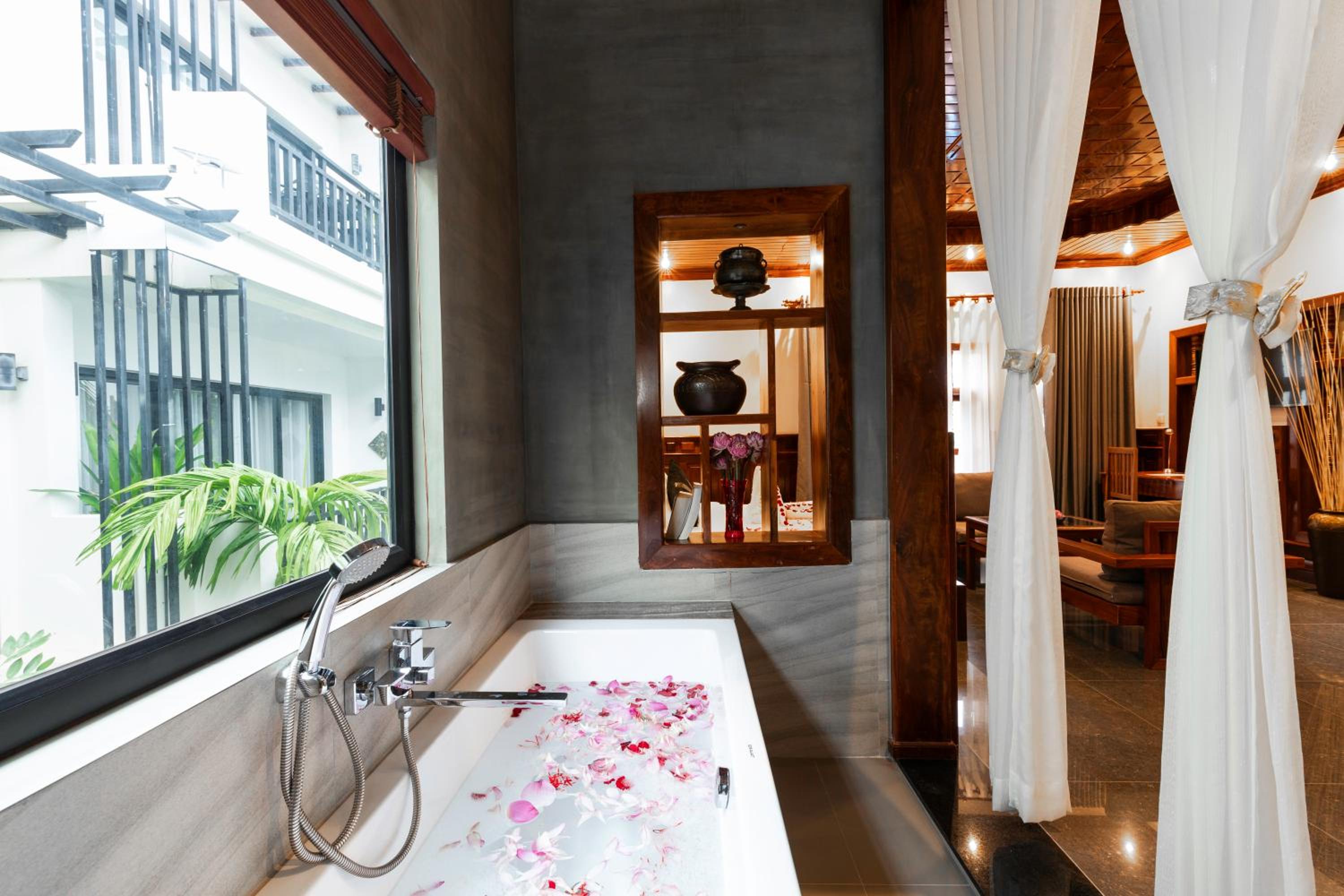 Landmark Room - Photo 7