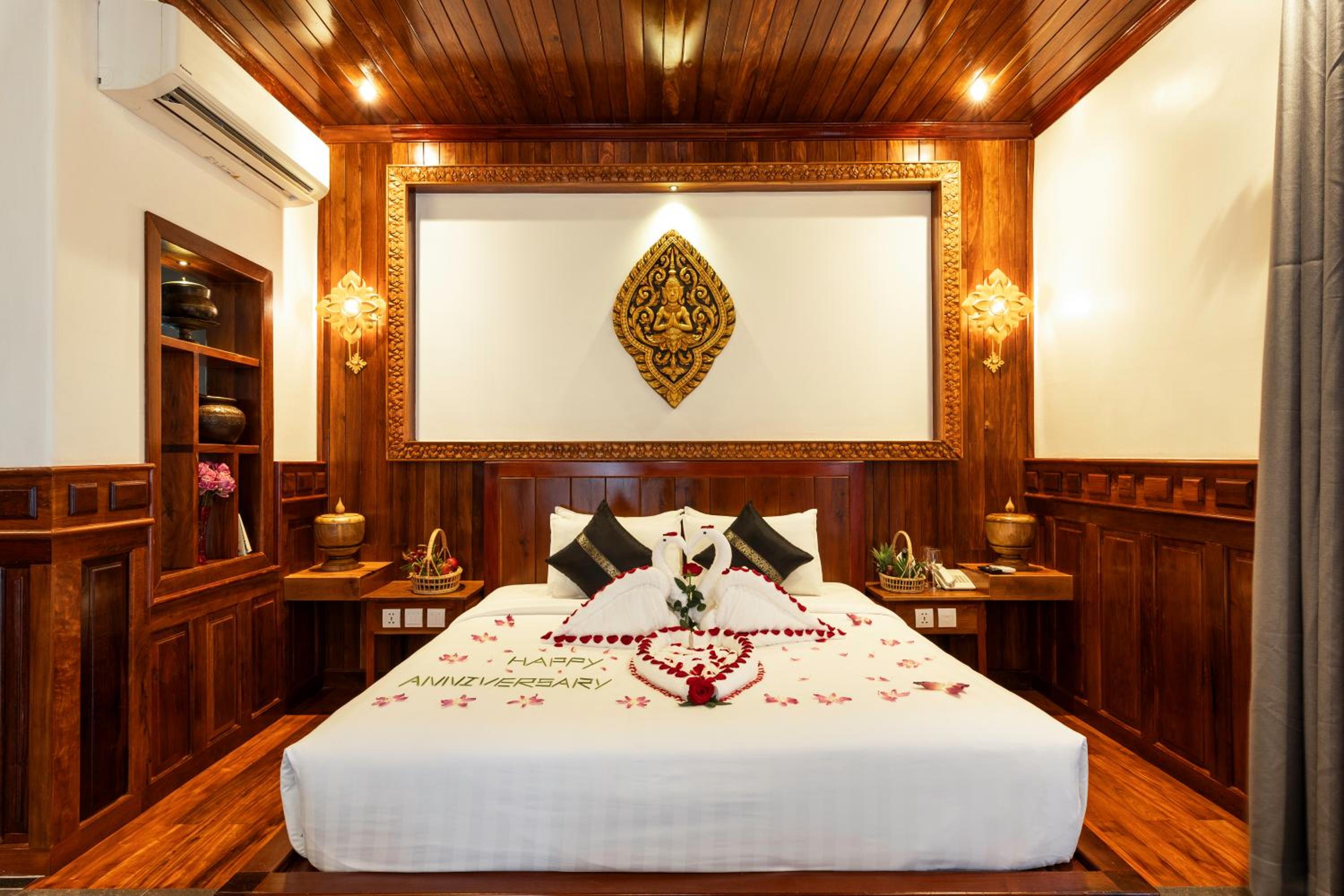 Landmark Room - Photo 1
