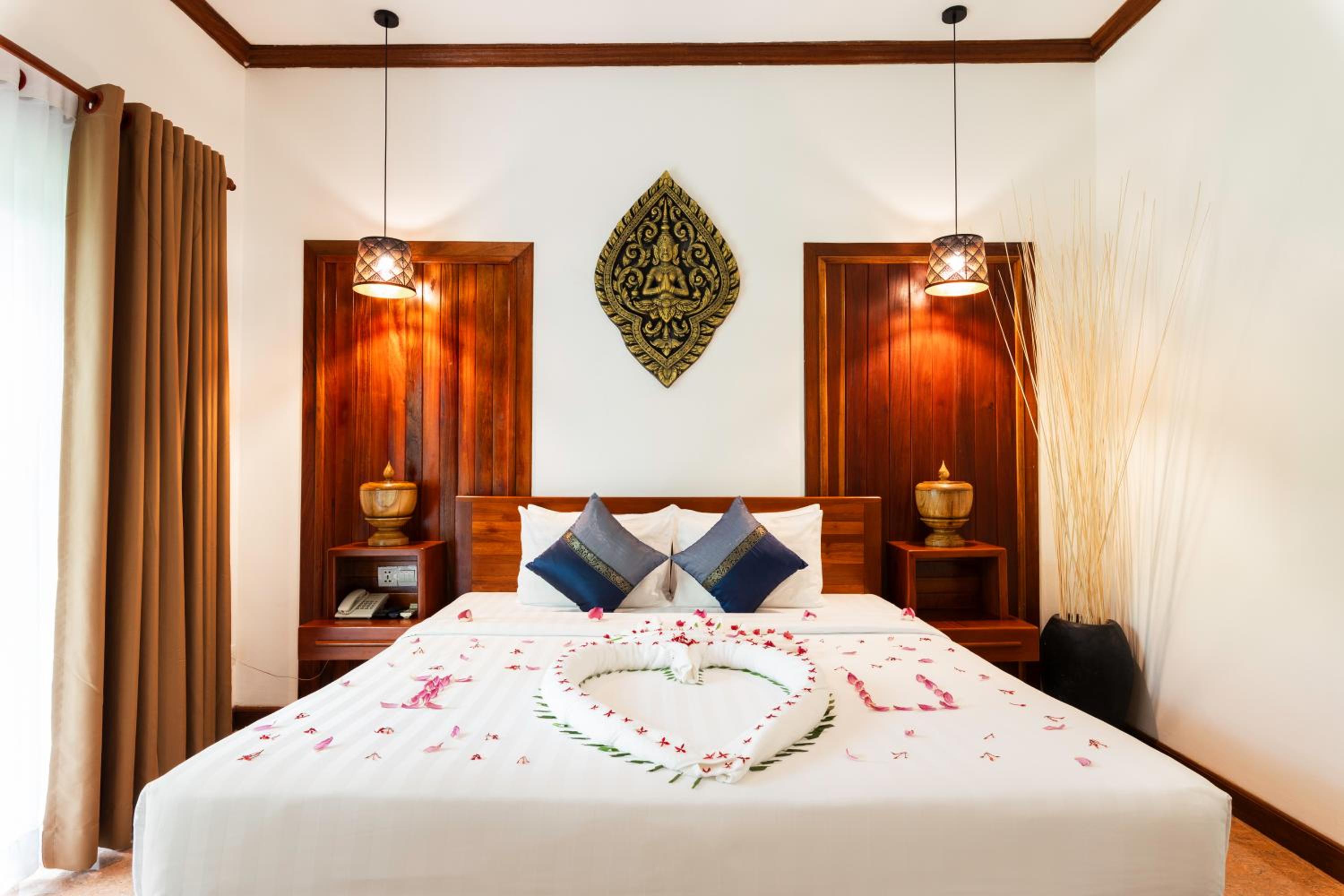 Deluxe Double Room - Photo 8