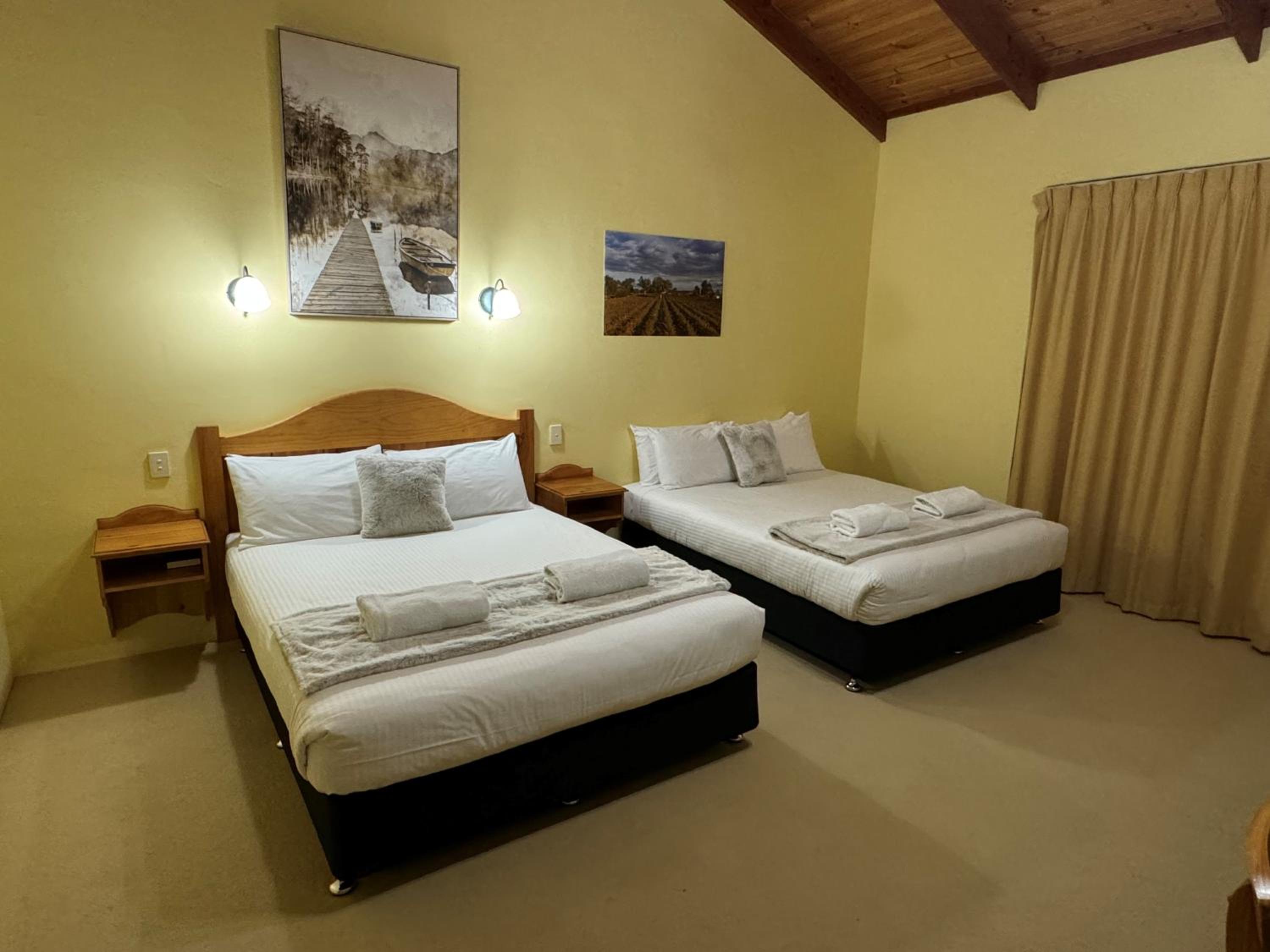 Deluxe Quadruple Room photo 2