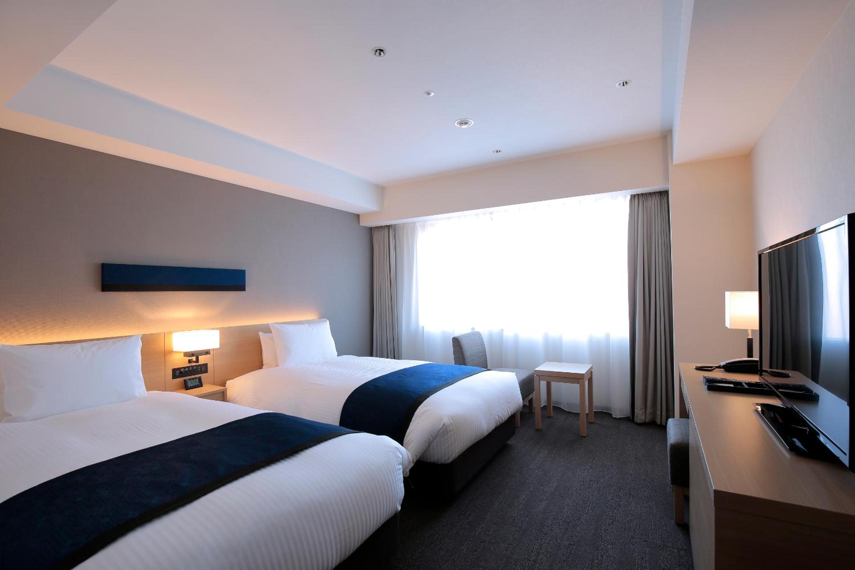 Superior Twin Room with City View with Free access to Lounge - Non-Smoking photo 1