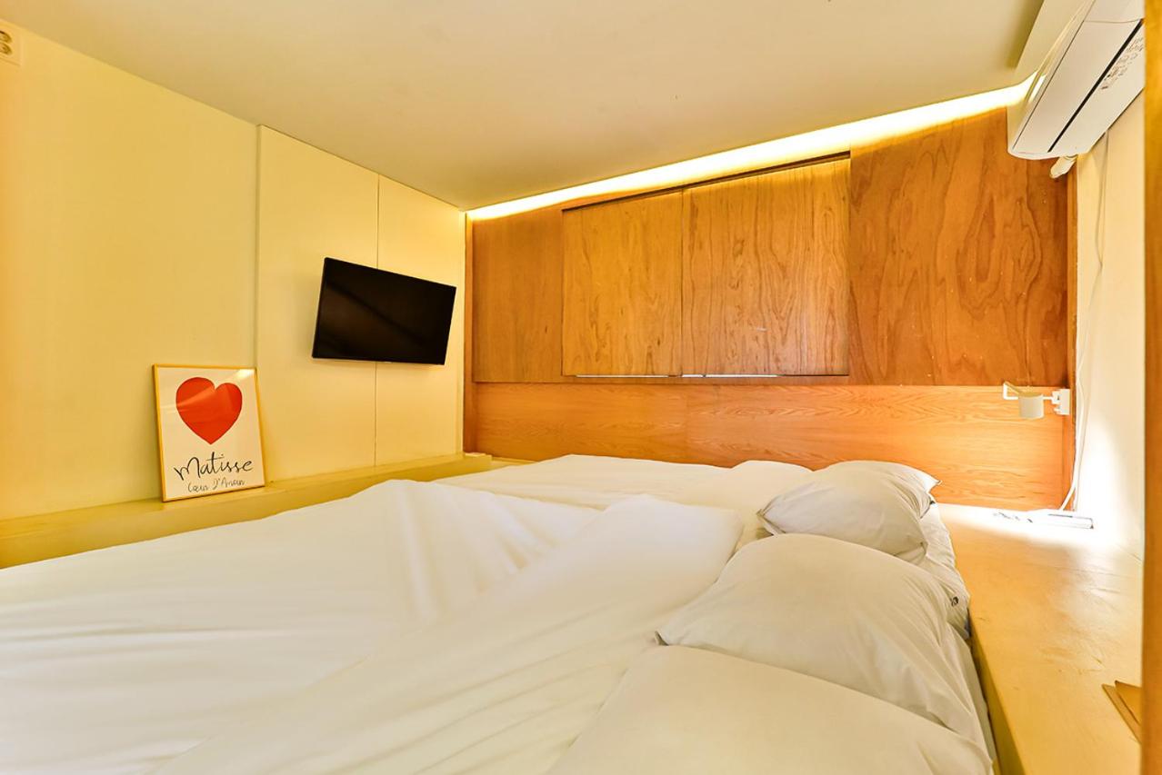 Business Suite - Photo 1