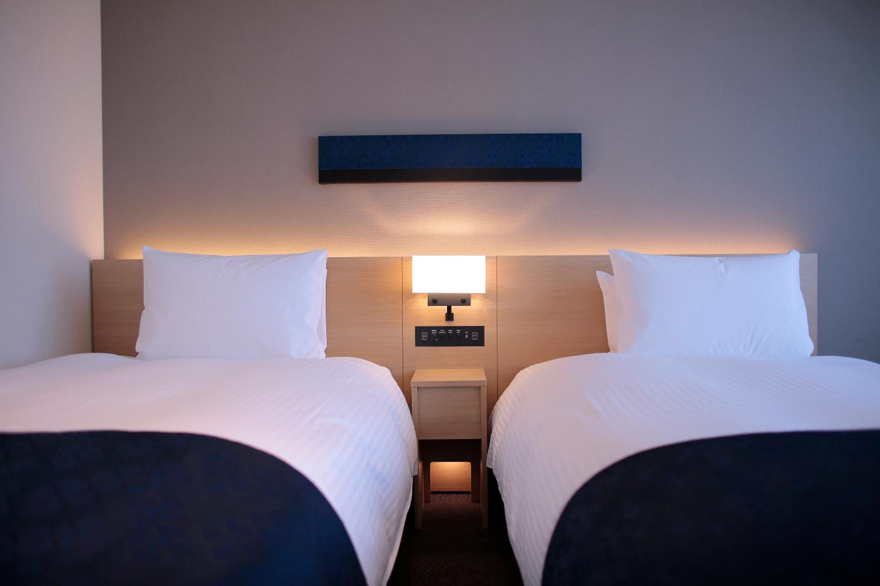 Superior Twin Room with City View with Free access to Lounge - Non-Smoking photo 2