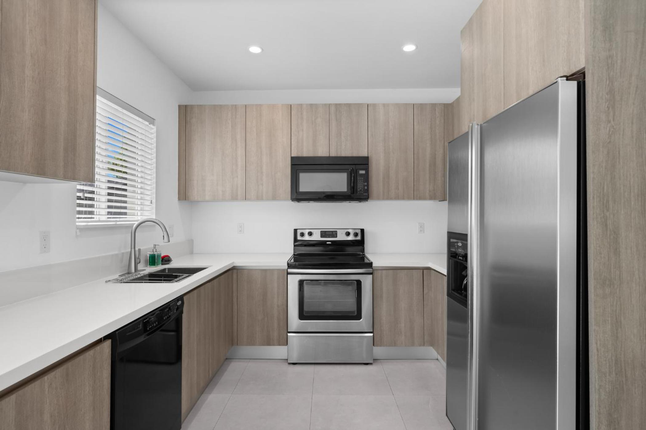 Three-Bedroom House photo 3