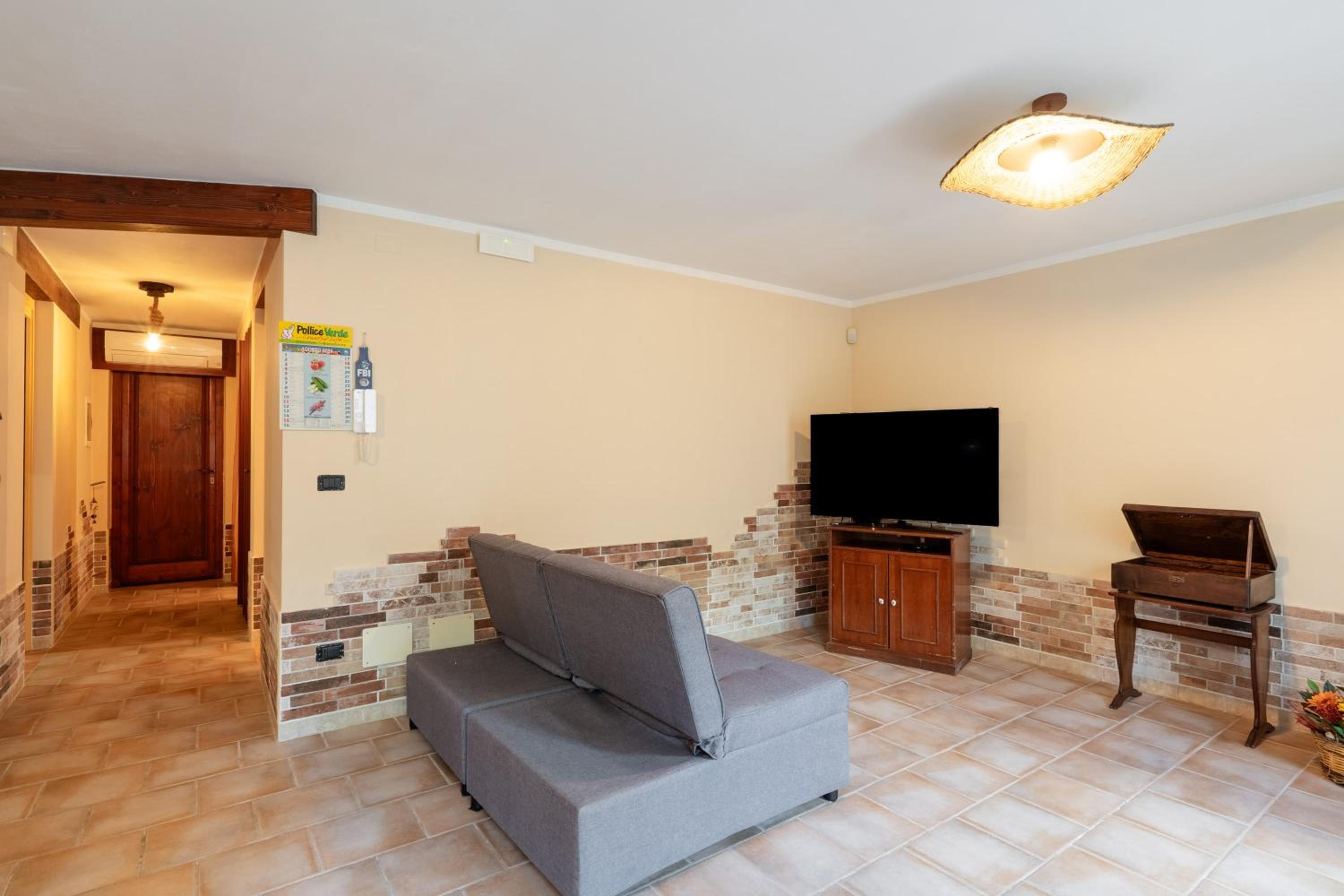 Superior One-Bedroom Apartment
