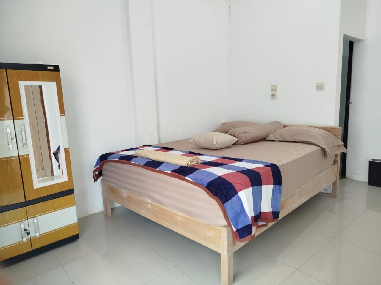 Budget Double Room photo 3