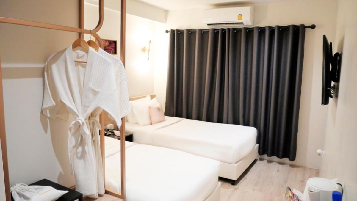 Deluxe Twin Room - Photo 2