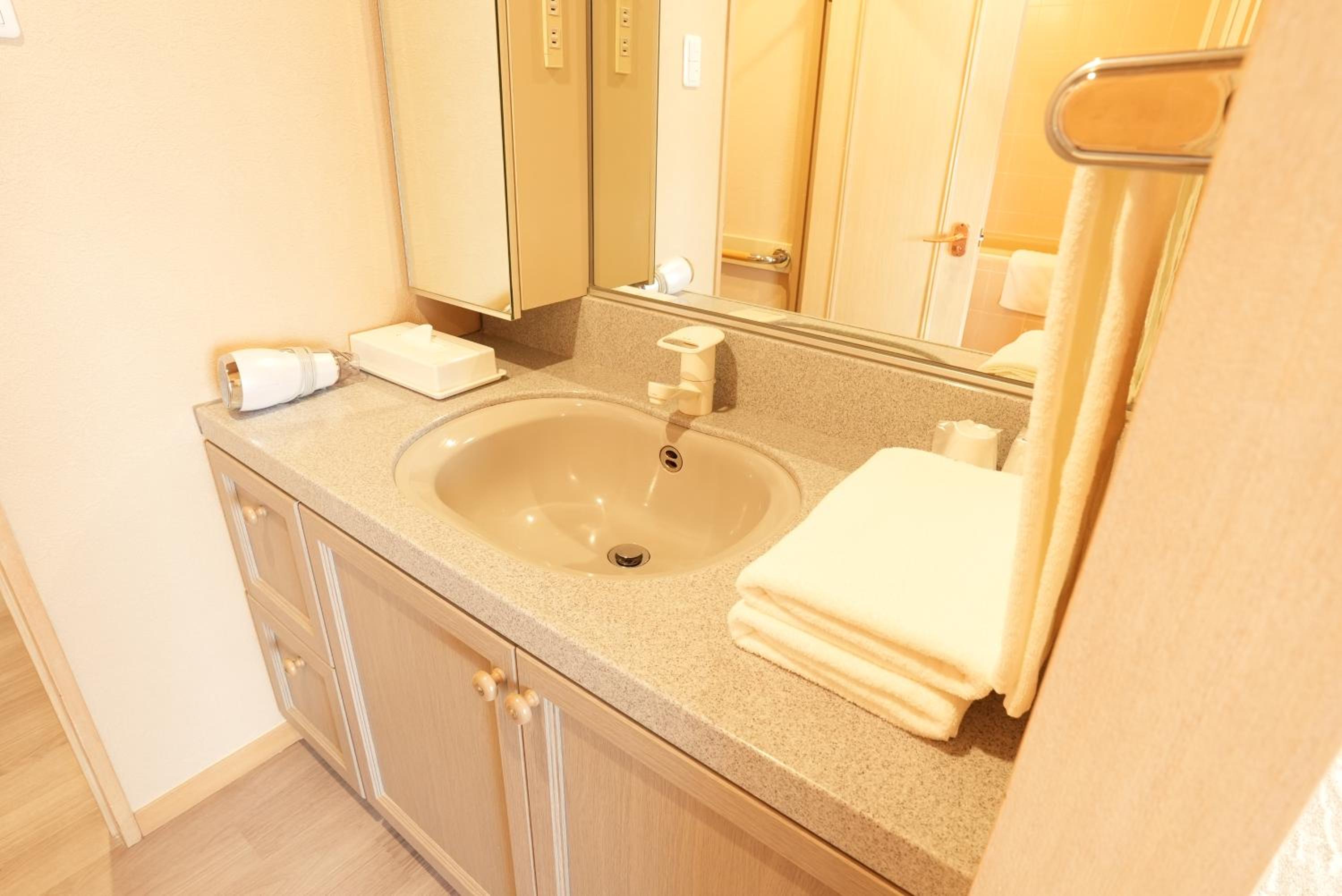 Suite - Photo 6