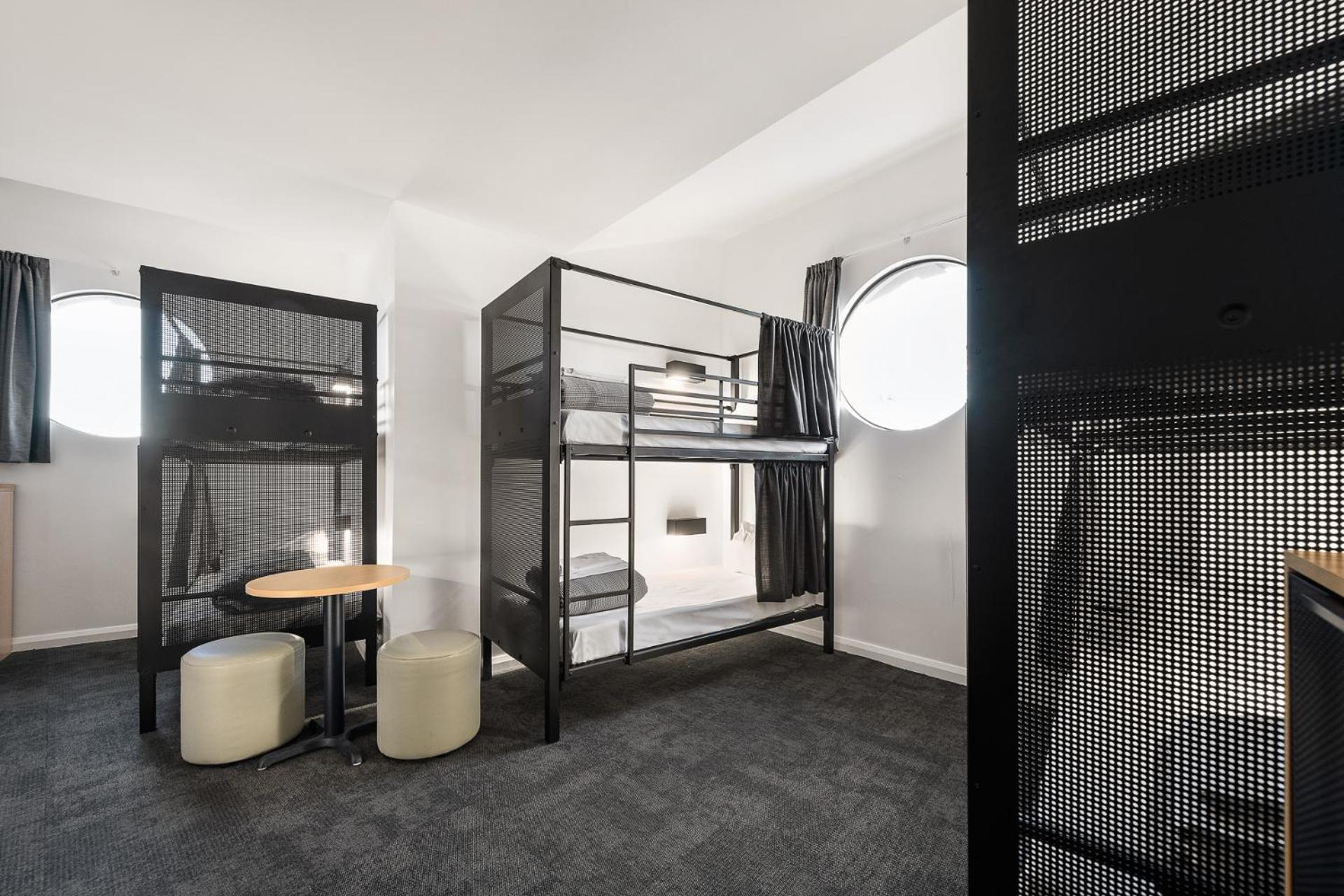 Bed in 8-Bed Mixed Dormitory Room with Shared Bathroom