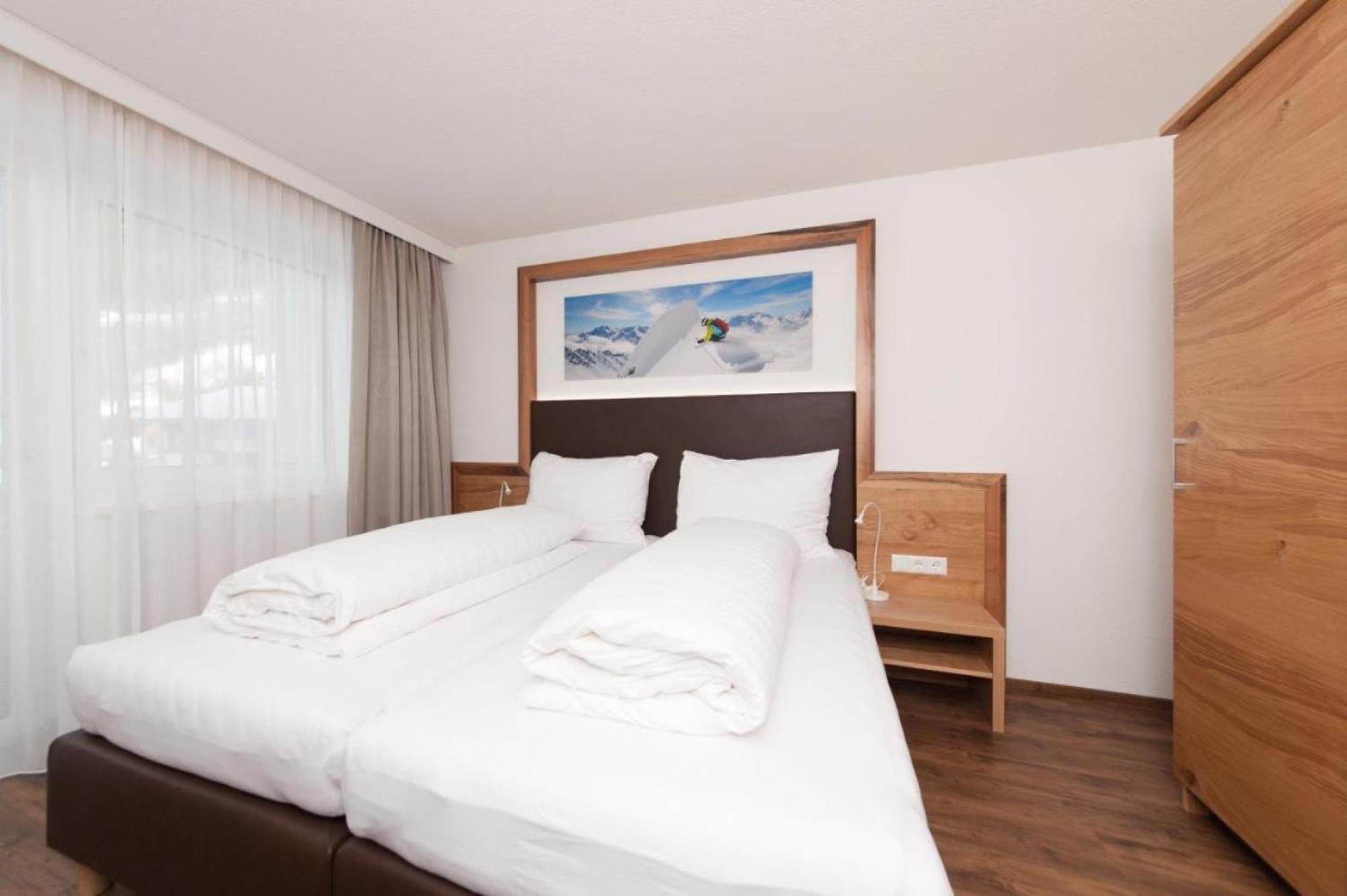 Superior One-Bedroom Apartment with Balcony