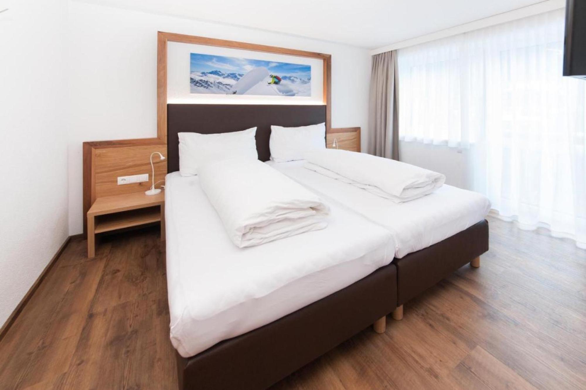 Superior One-Bedroom Apartment with Balcony